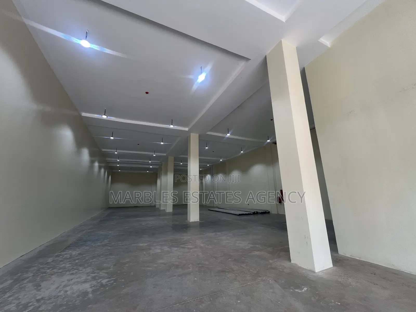 Warehouse and Showroom for Rent in at Industrial Area. in Central Division