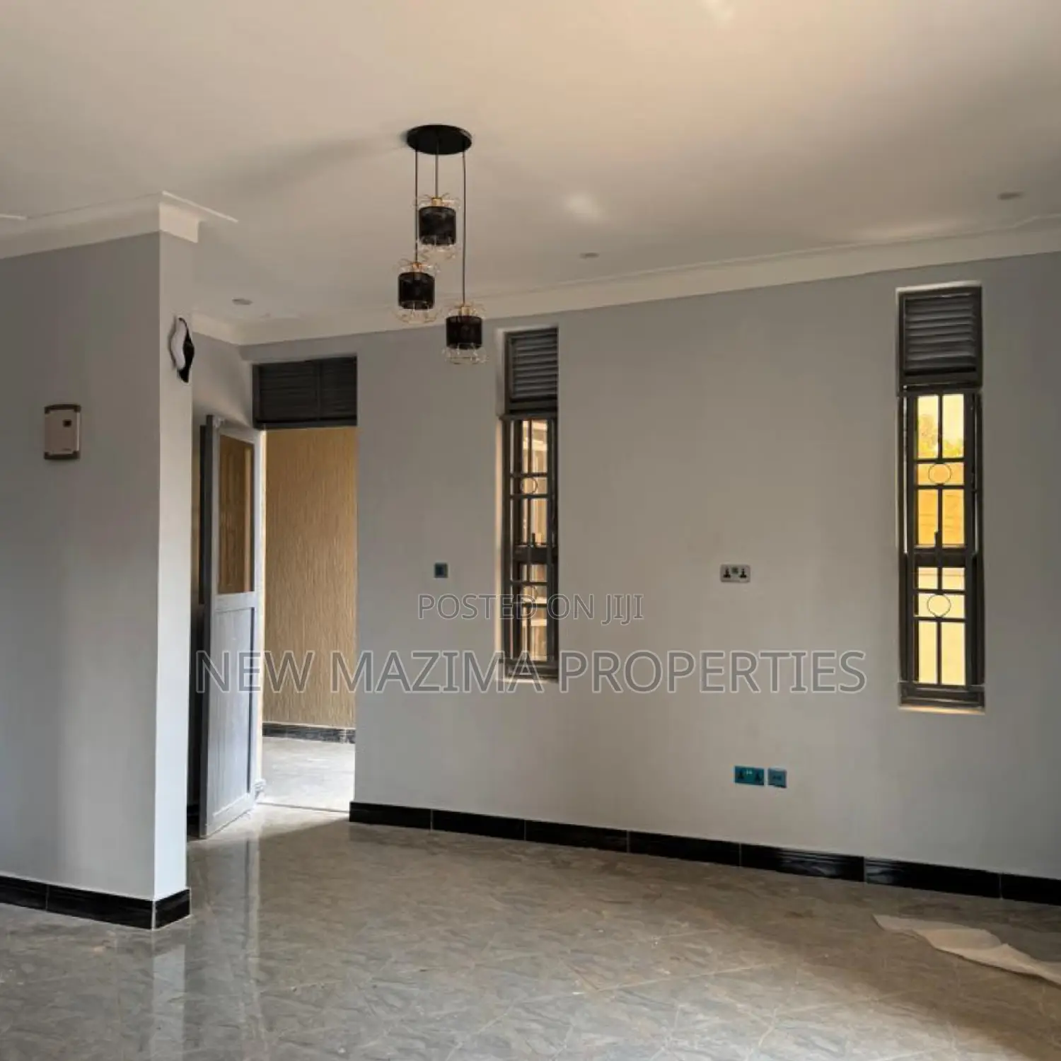 8bdrm Block of Flats in Seguku Ntebe Rd, Central Division for sale in Central Division