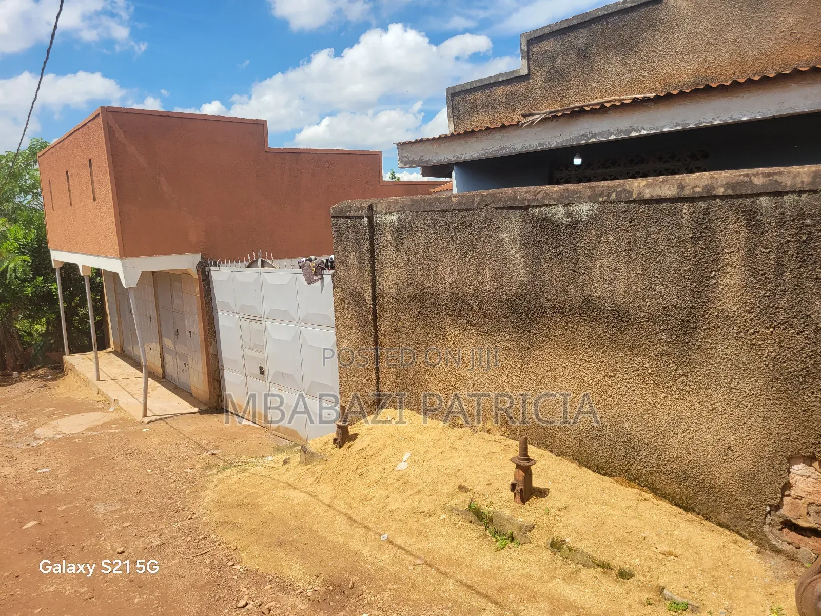 12bdrm House in Lugoba, Kawempe for sale in Kawempe