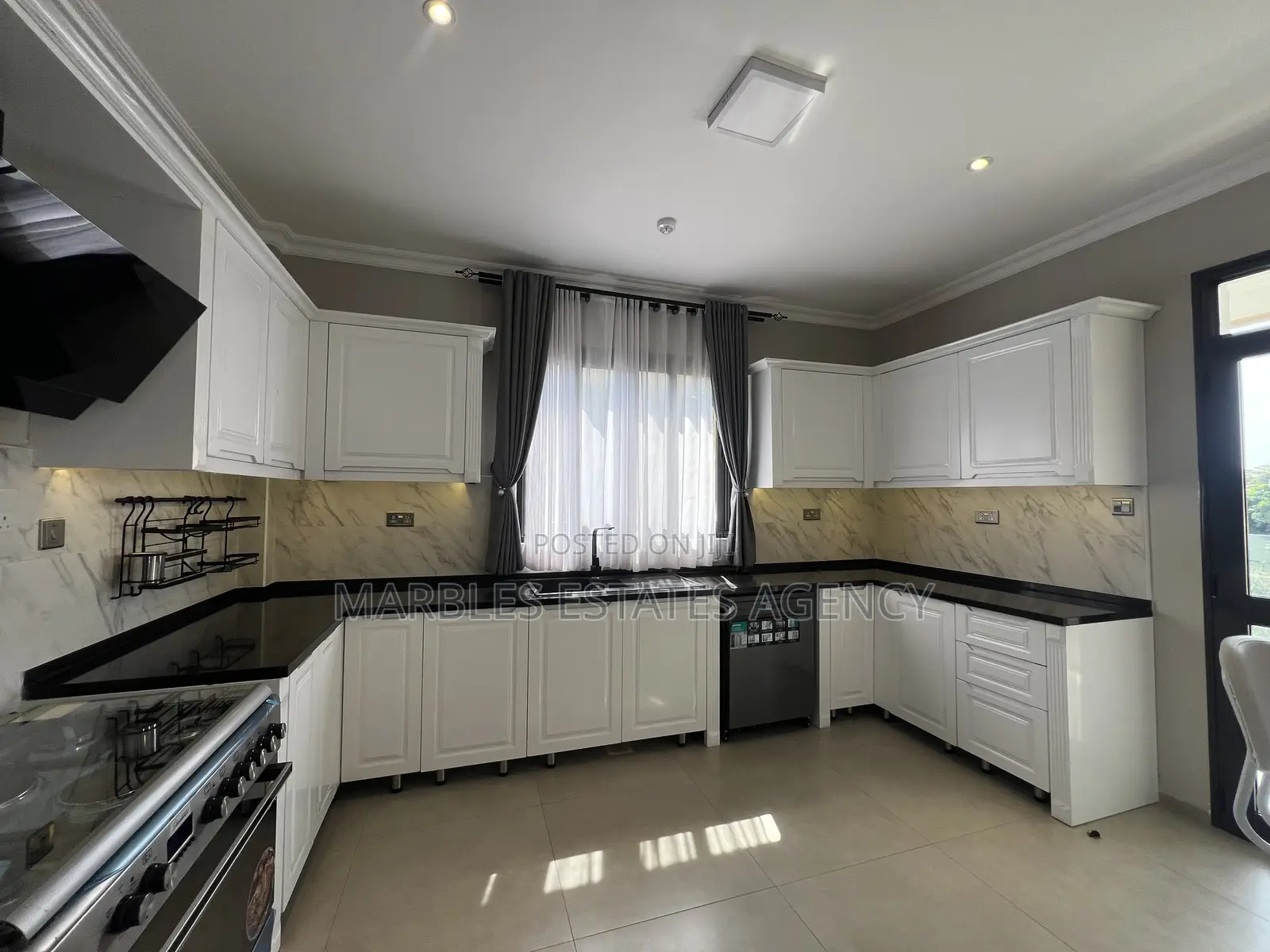 4bdrm Condo in Kololo, Central Division for sale in Central Division