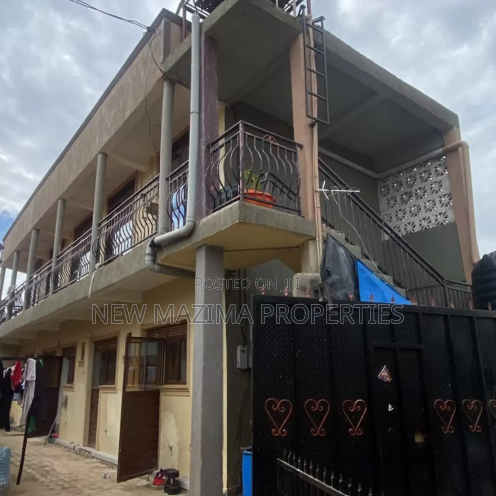 8bdrm Apartment in Kansanga, Central Division for sale in Central Division