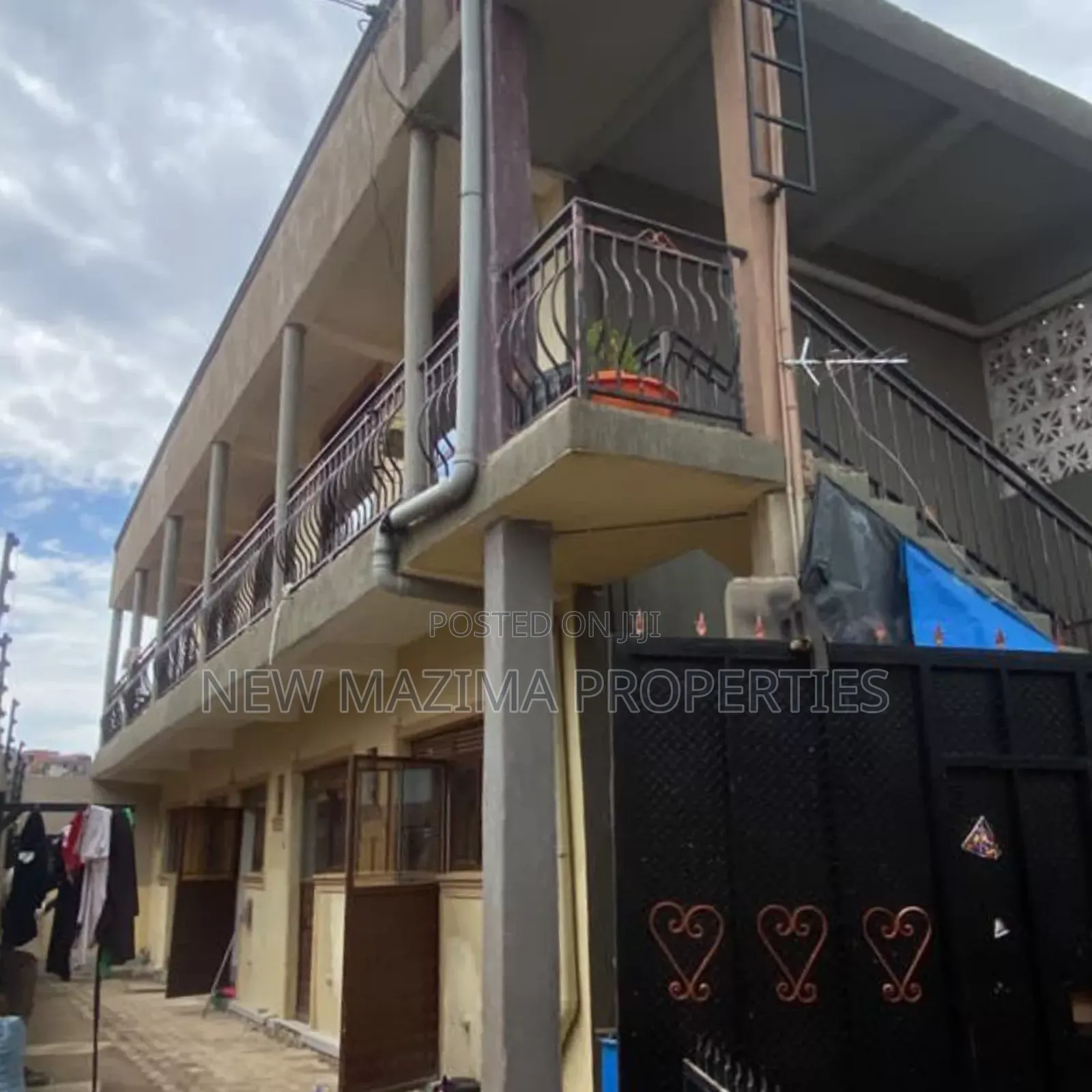 8bdrm Apartment in Kansanga, Central Division for sale in Central Division