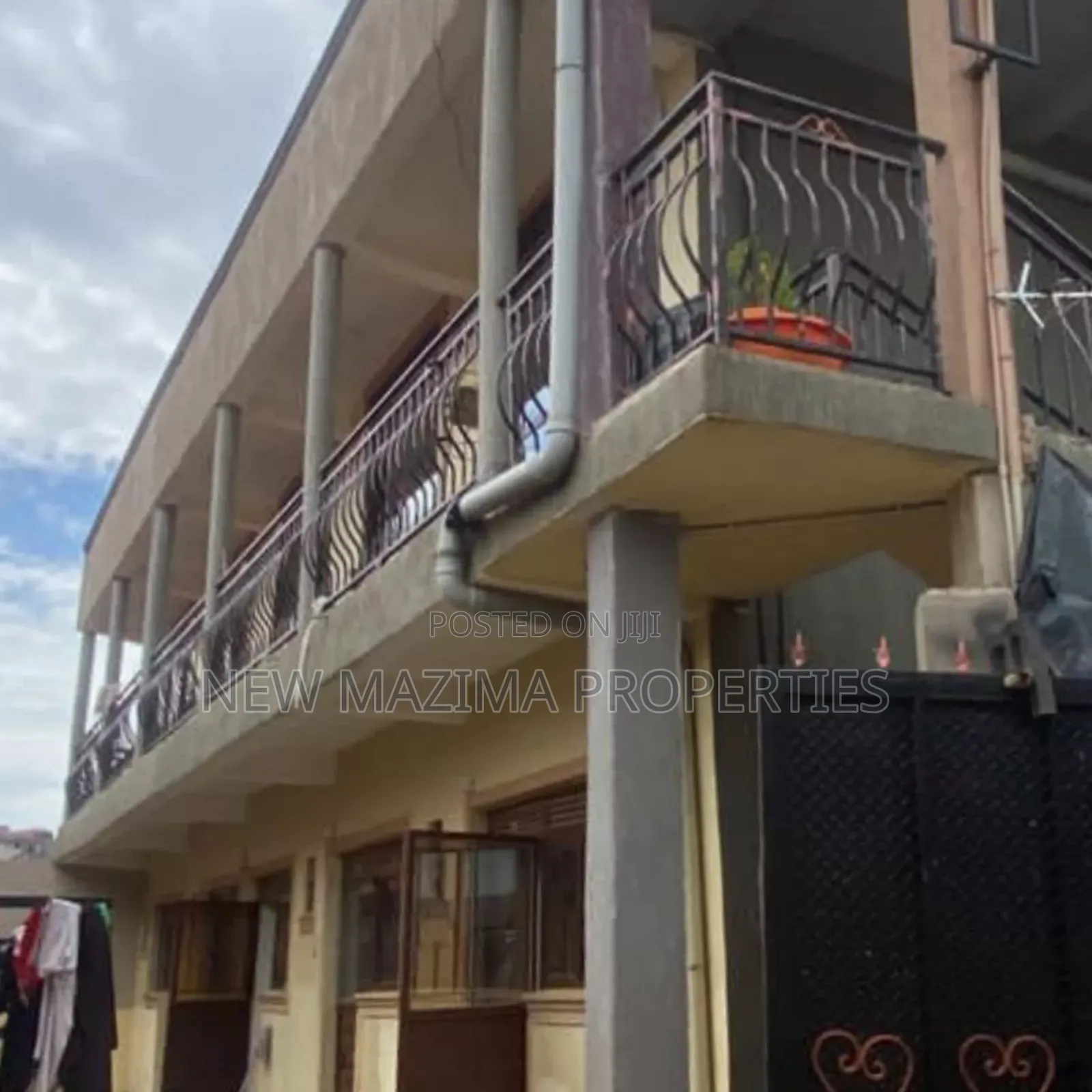 8bdrm Apartment in Kansanga, Central Division for sale in Central Division