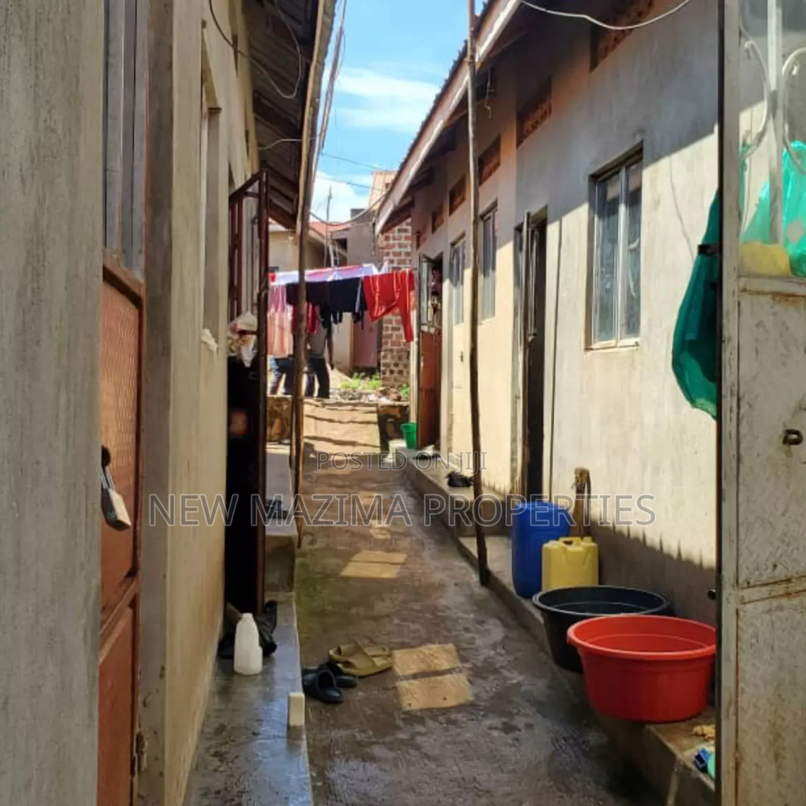 8bdrm House in Kawempe Kawanda, Central Division for sale in Central Division