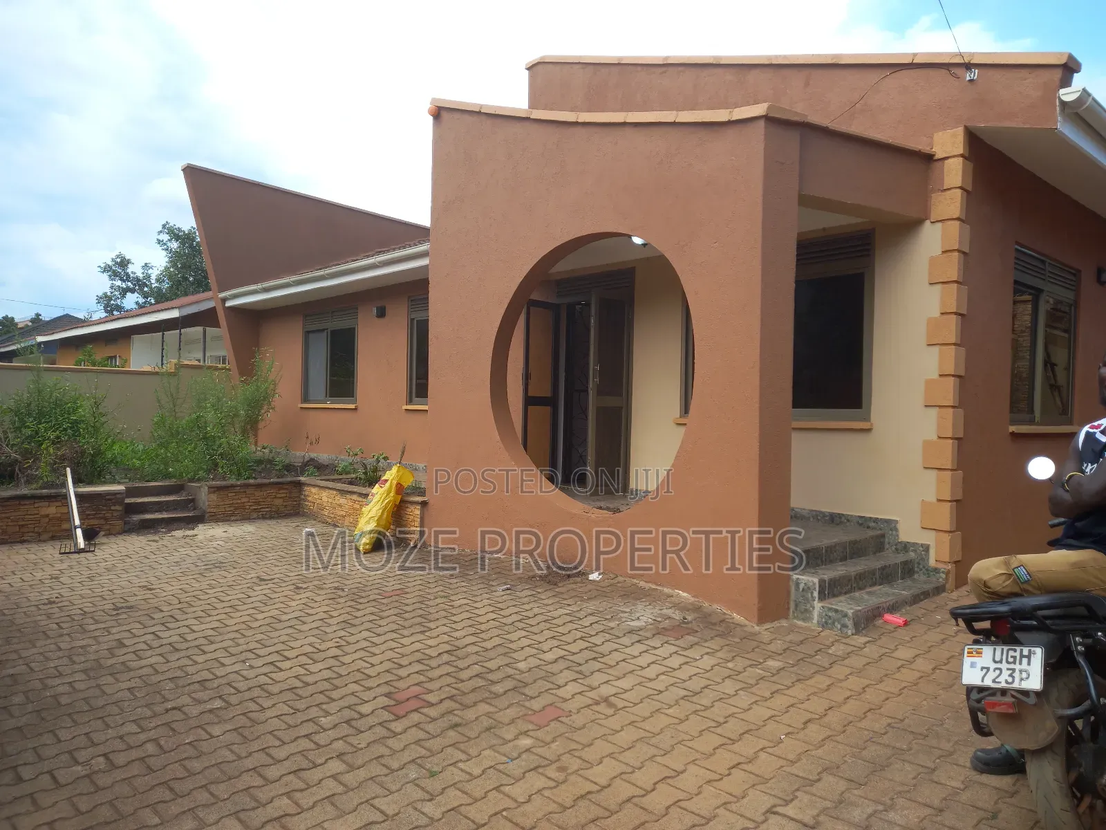 3bdrm Bungalow in Naalya Estate, Central Division for rent in Central Division
