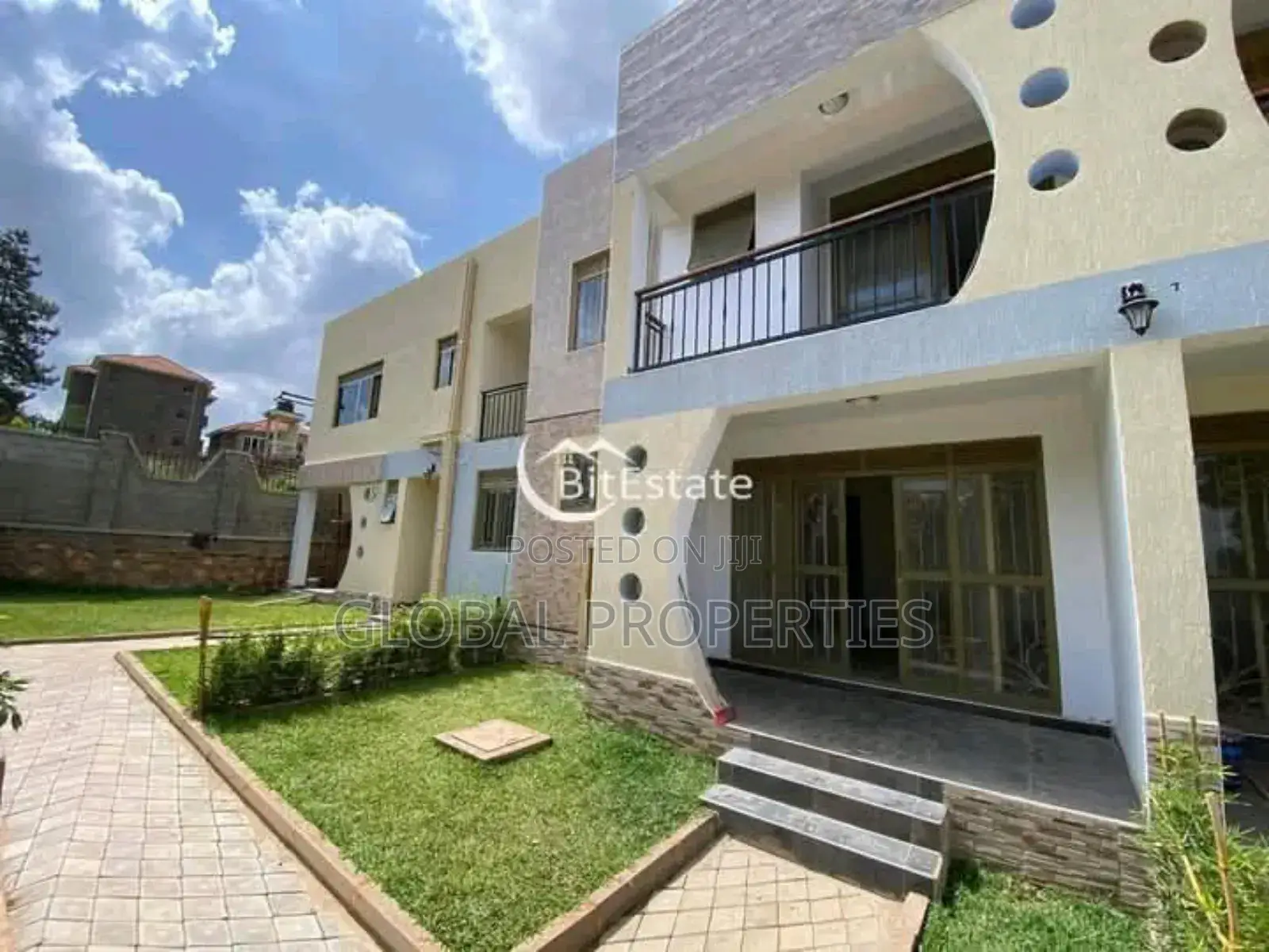 4bdrm Duplex in Najjera Buwate Rd, Central Division for rent in Central Division