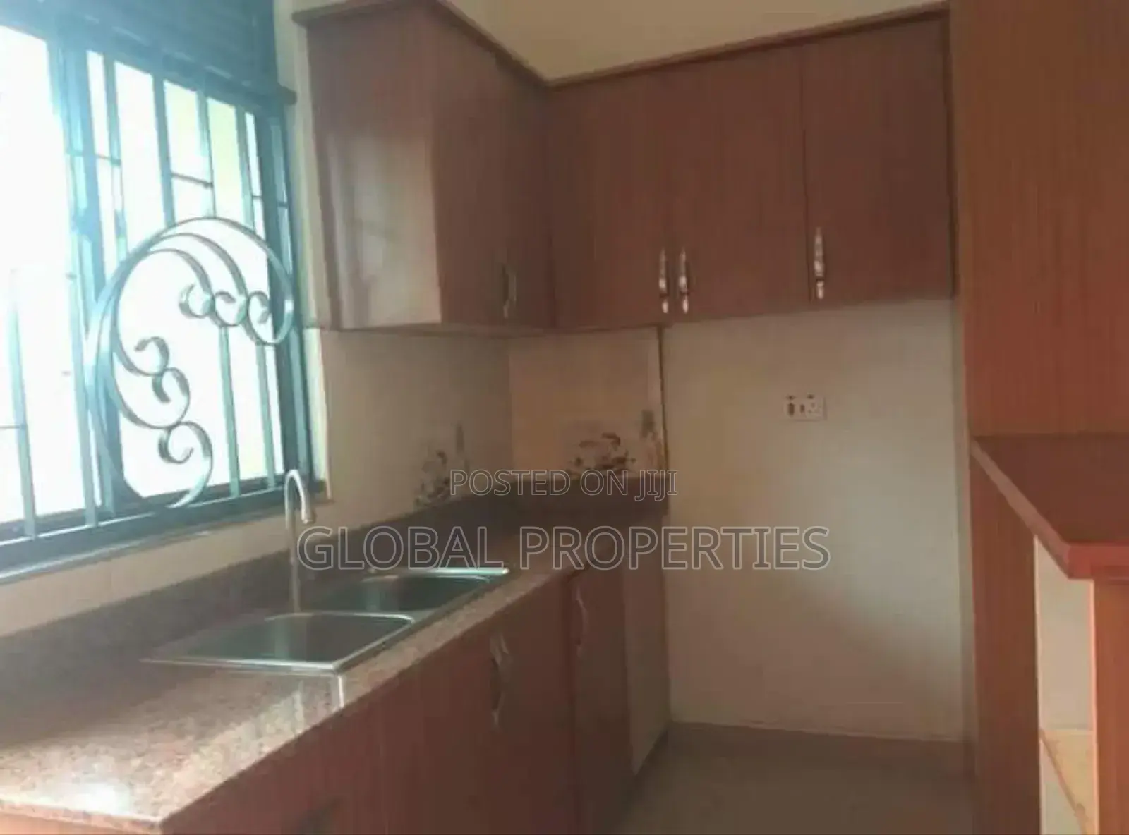 2bdrm Chalet in Nsawo Estate, Central Division for rent in Central Division