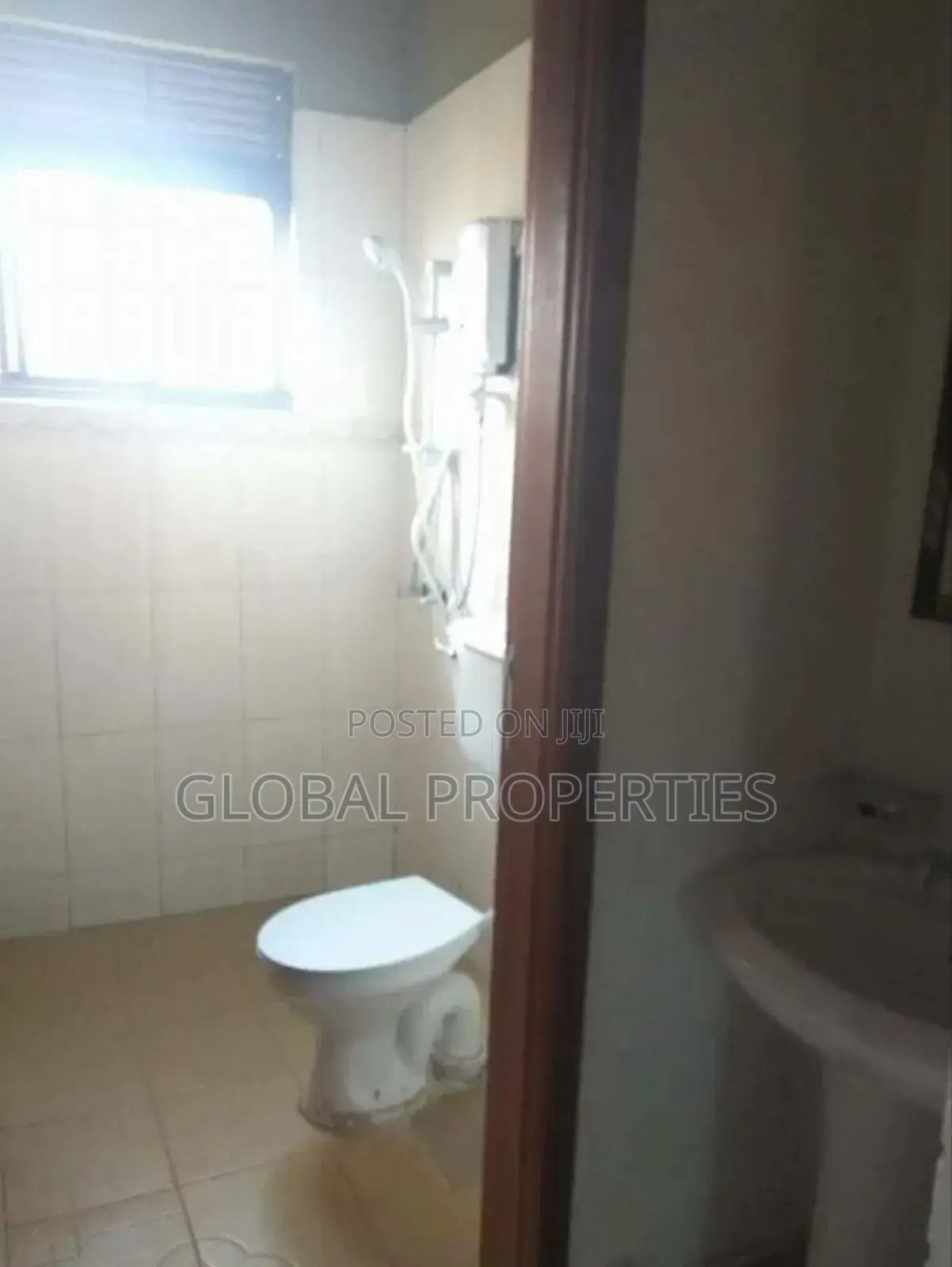 2bdrm Chalet in Nsawo Estate, Central Division for rent in Central Division