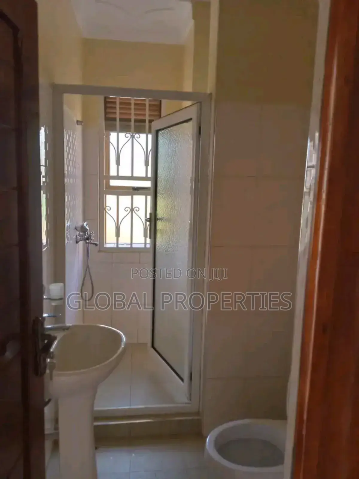 2bdrm Bungalow in Mbalwa, Central Division for rent in Central Division