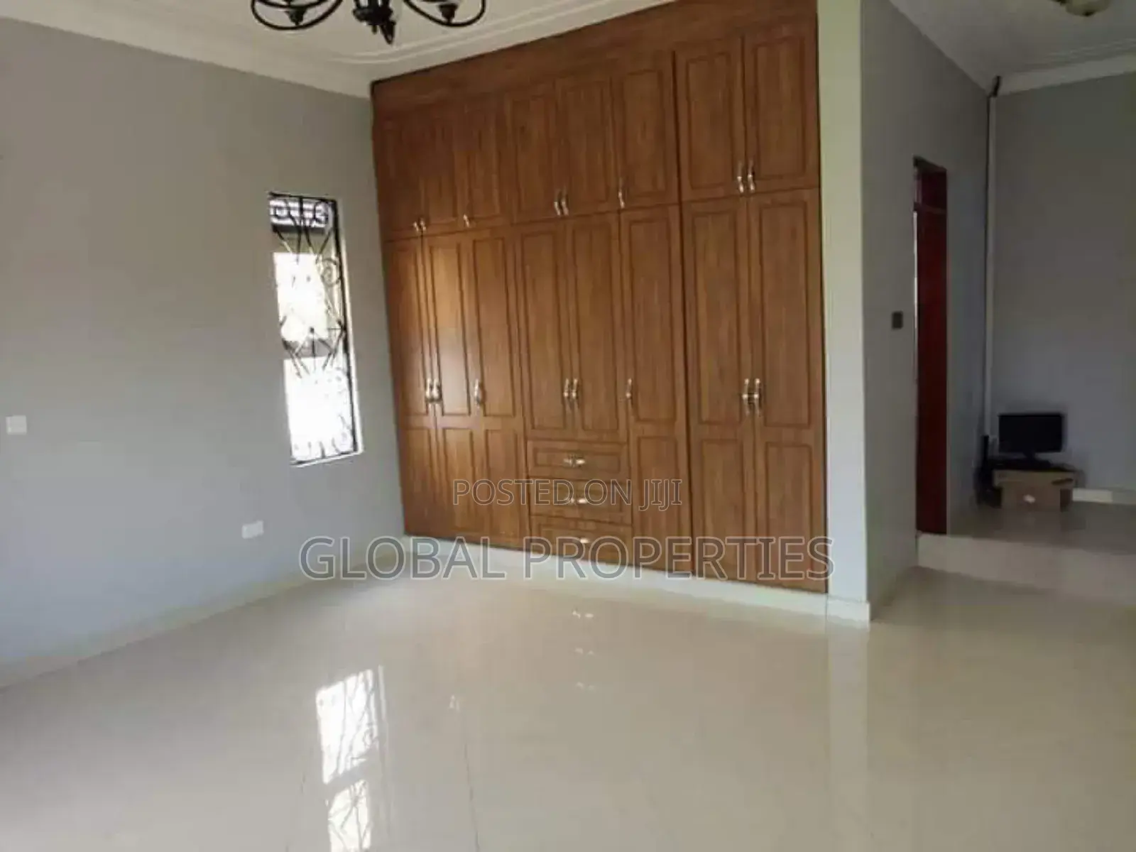 2bdrm Bungalow in Kyaliwajala Kireka, Central Division for rent in Central Division