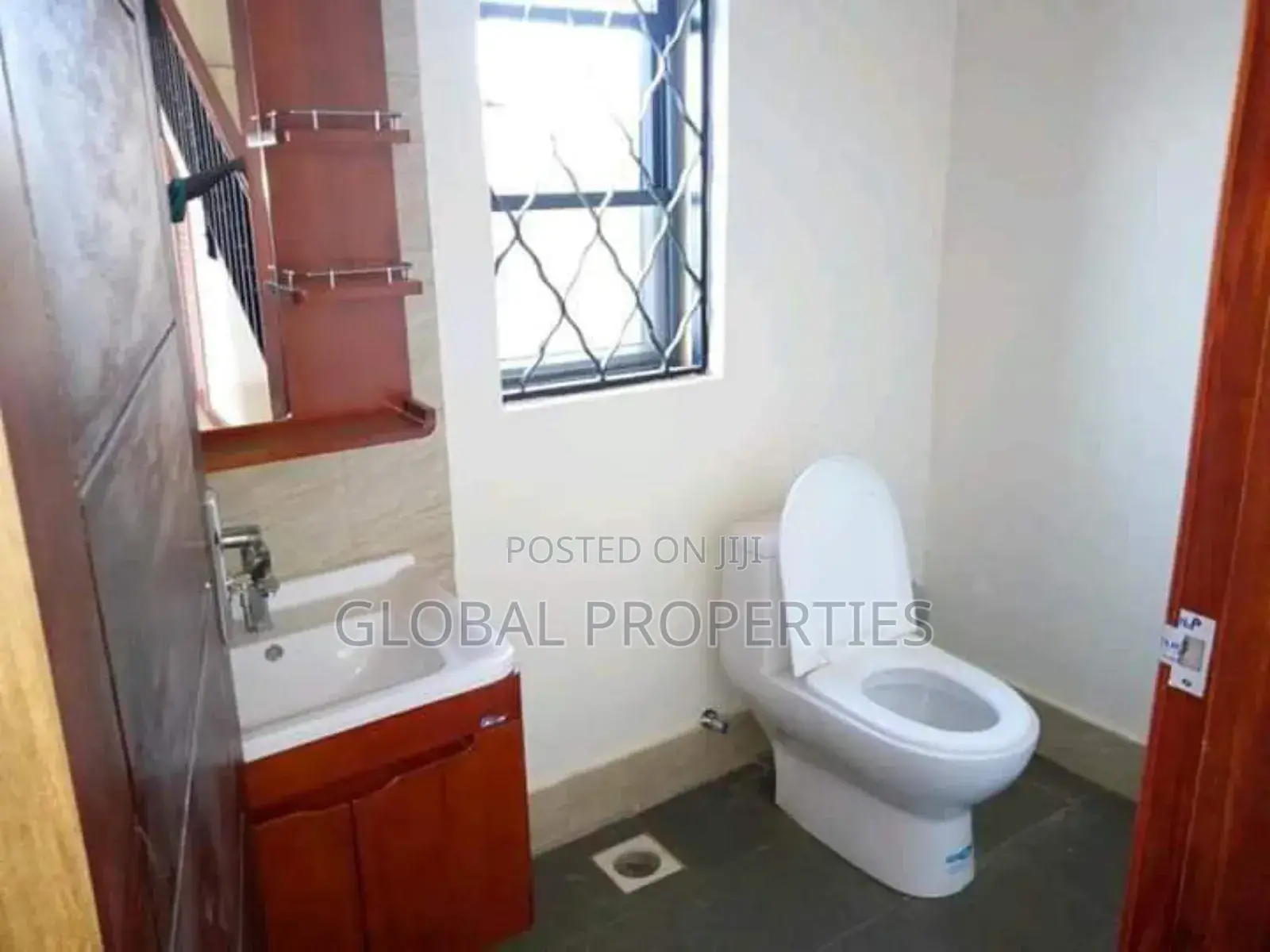 2bdrm Bungalow in Kyaliwajala Kireka, Central Division for rent in Central Division