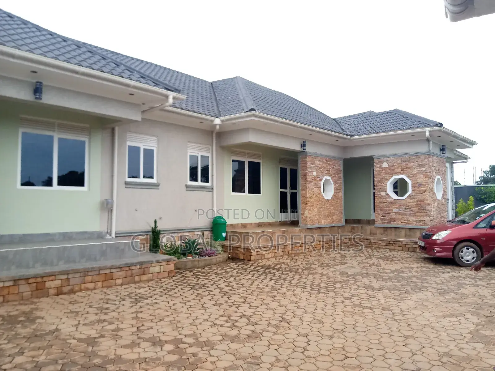 2bdrm Bungalow in Najjera Kiwatule Rd, Central Division for rent in Central Division