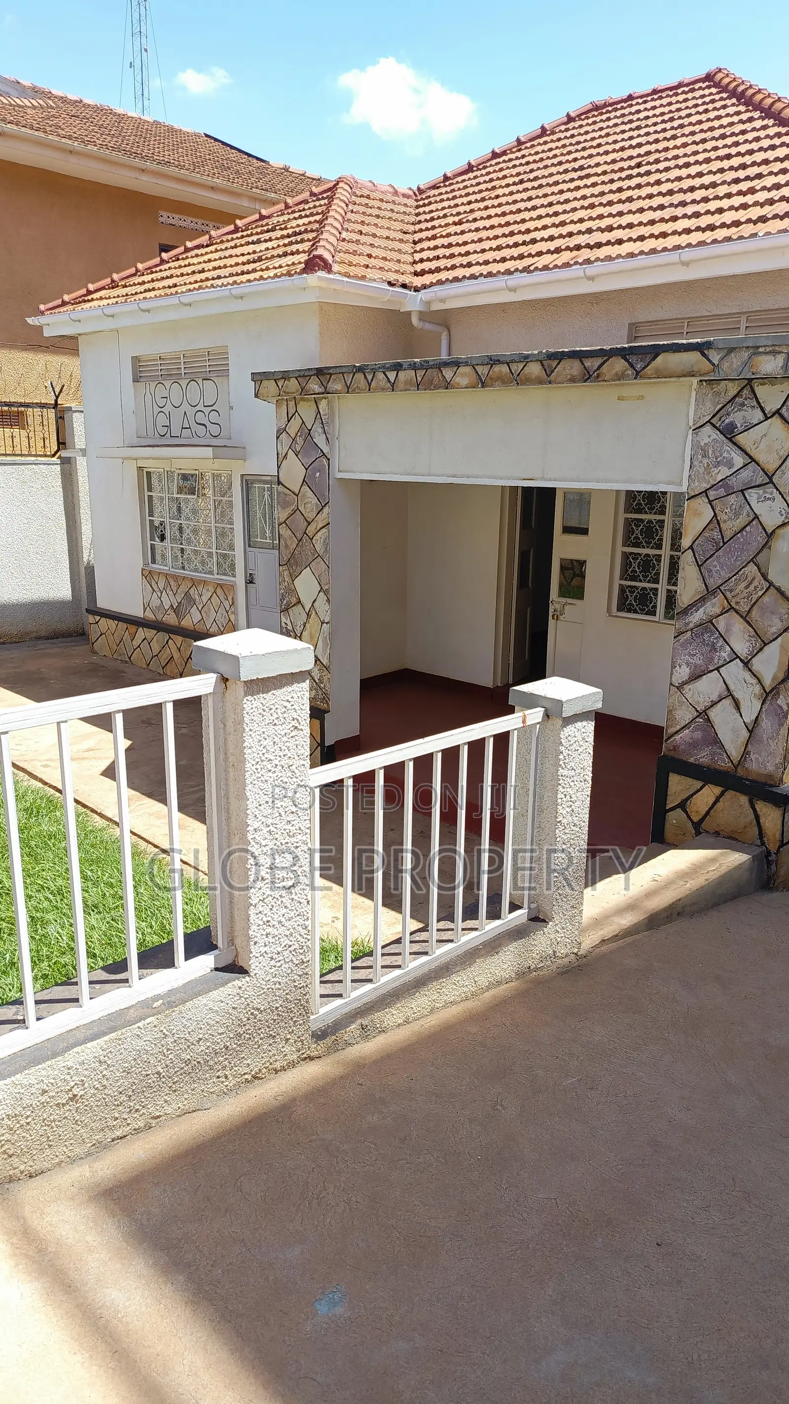 3bdrm Bungalow in Kamwokya, Central Division for rent in Central Division