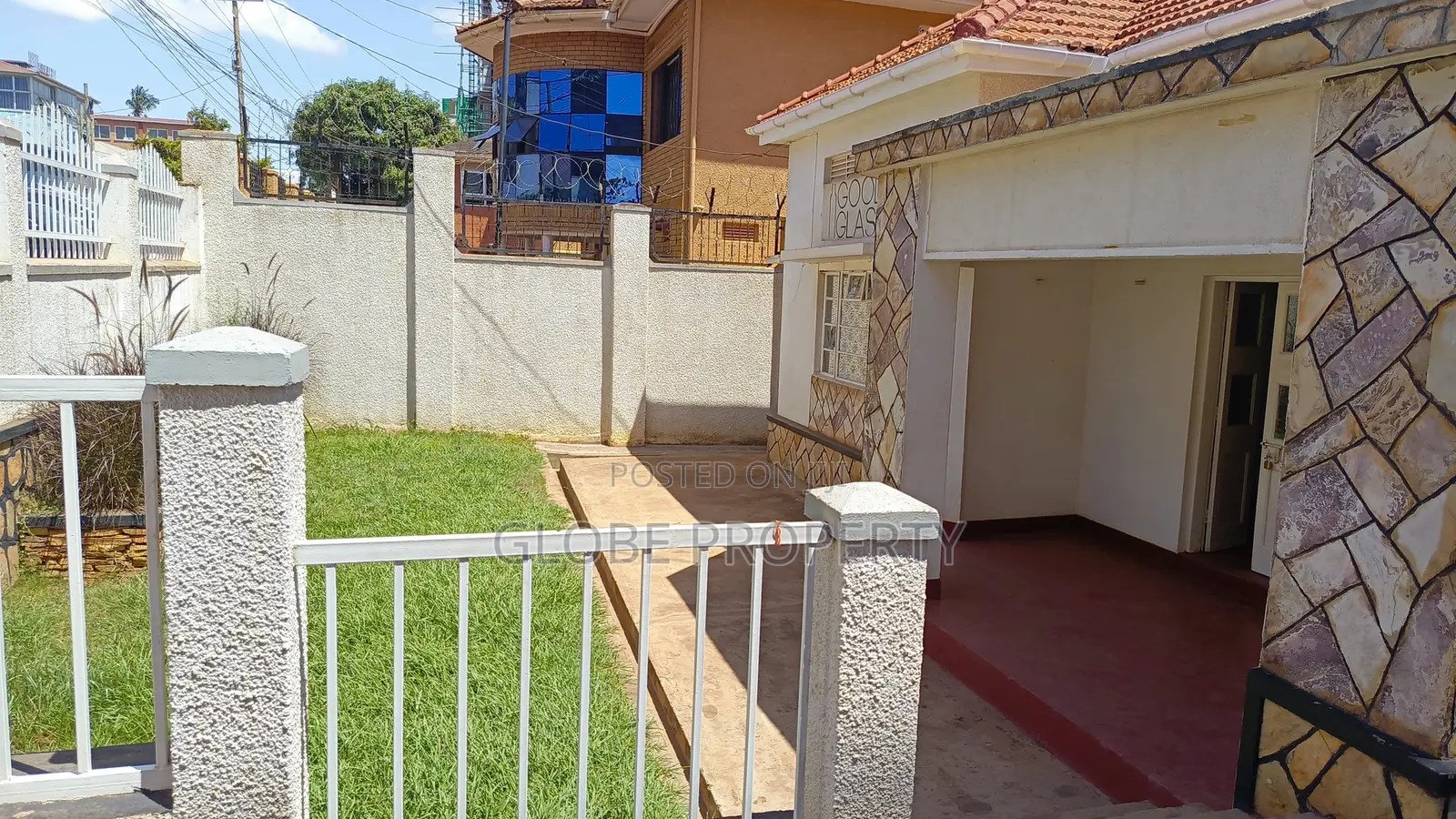 3bdrm Bungalow in Kamwokya, Central Division for rent in Central Division