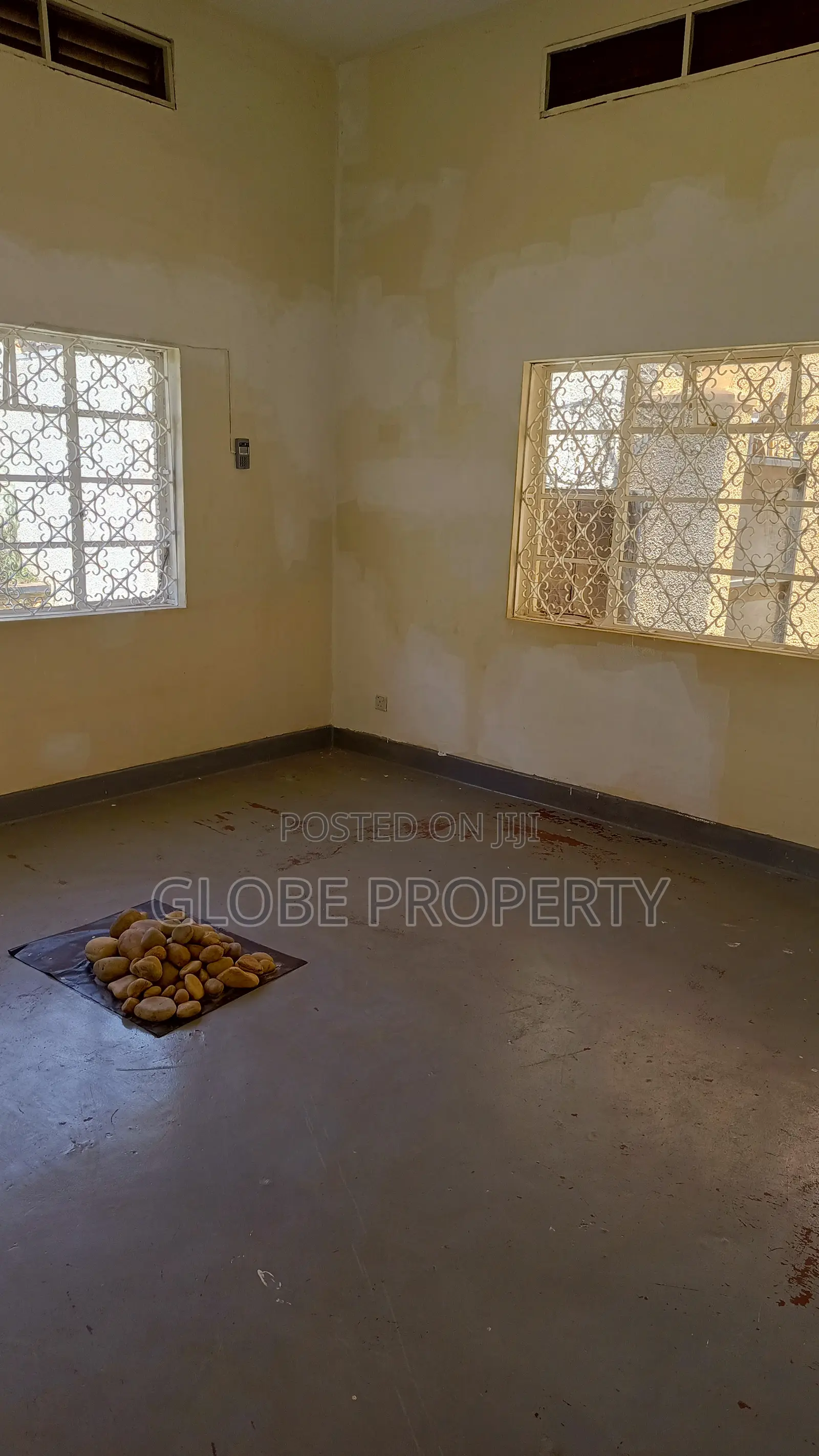 3bdrm Bungalow in Kamwokya, Central Division for rent in Central Division