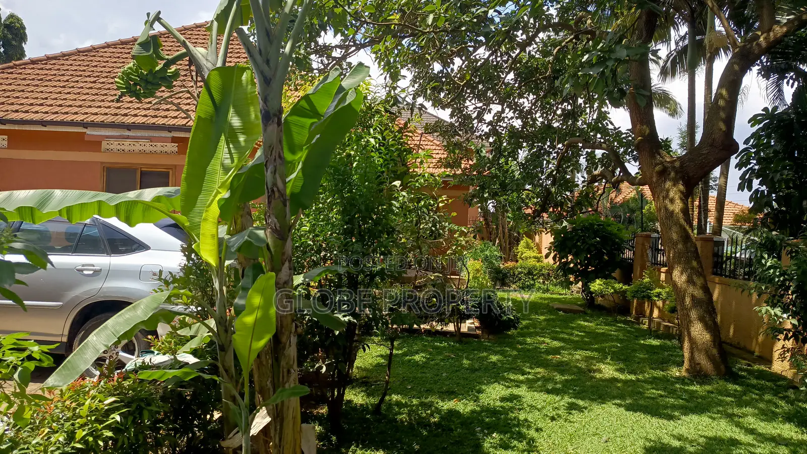 4bdrm Bungalow in Bukoto Near Oryx, Central Division for rent in Central Division