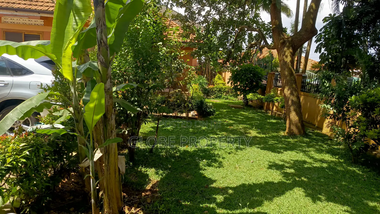 4bdrm Bungalow in Bukoto Near Oryx, Central Division for rent in Central Division