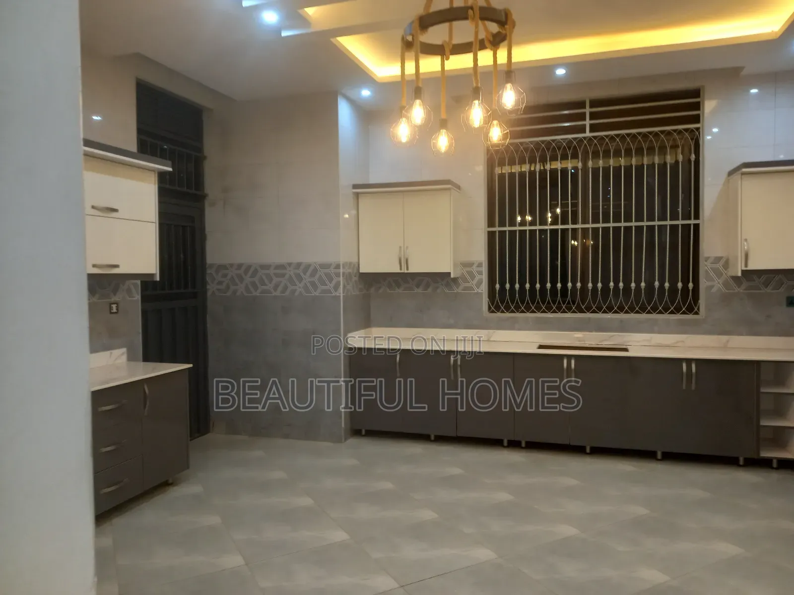 Furnished 5bdrm Mansion in Kira for sale in Kira