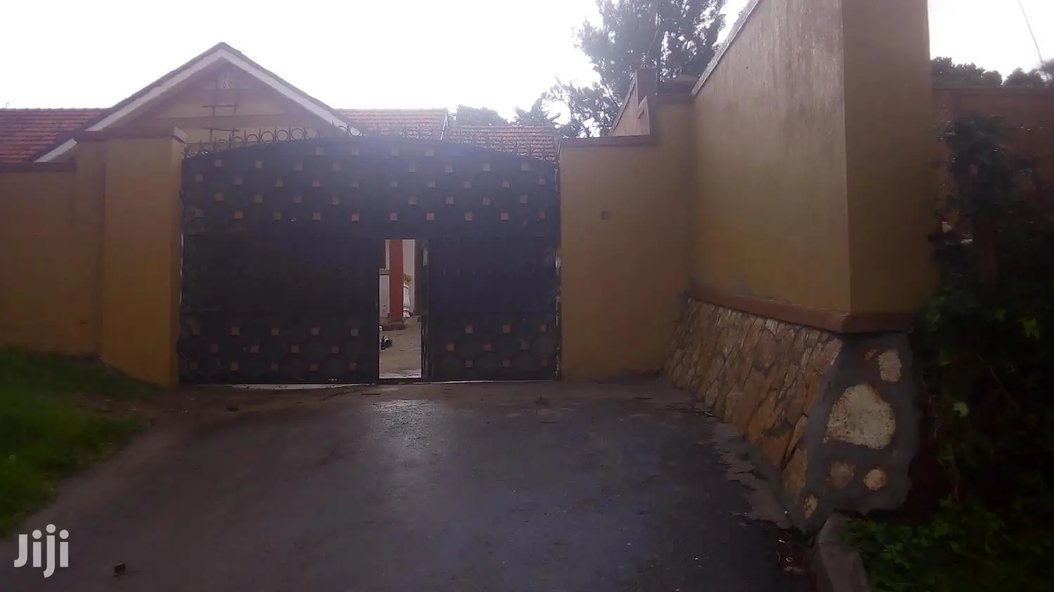 Four Bedroom House In Old Kira Road For Rent in Kampala