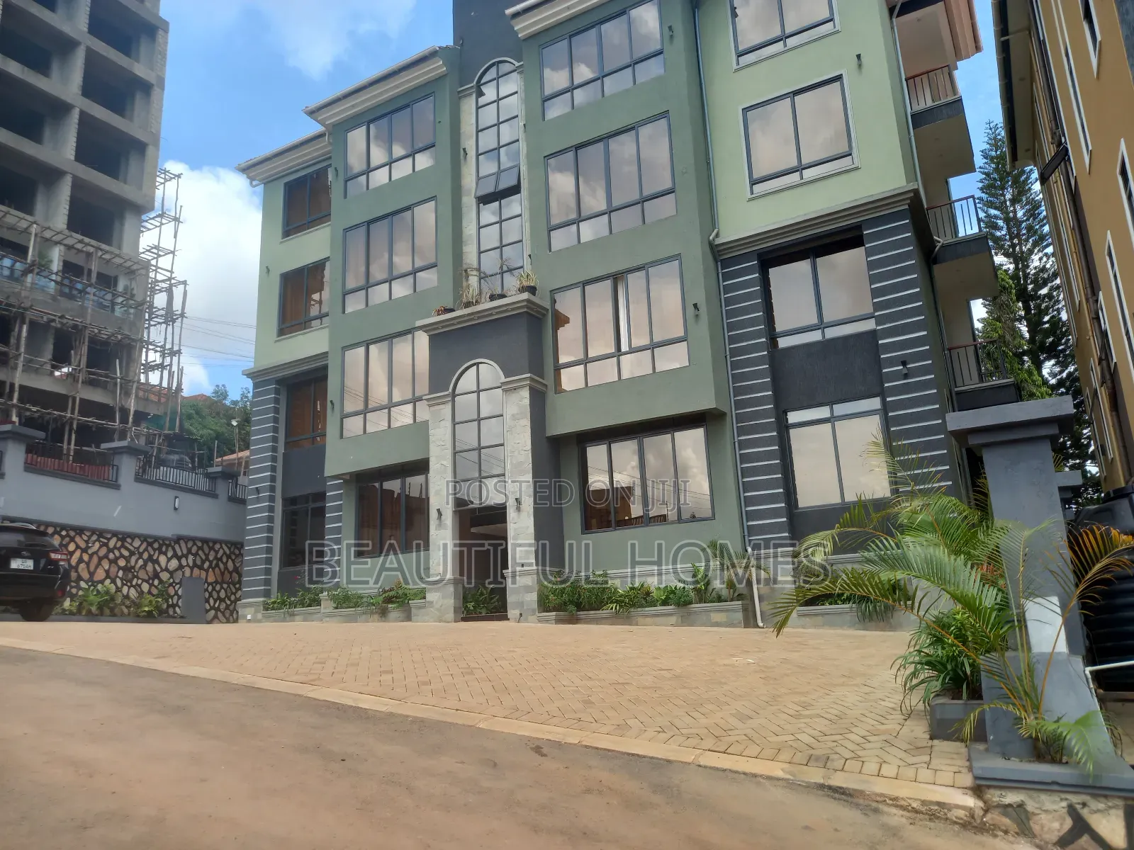 Furnished 2bdrm Block of Flats in Kisaasi, Central Division for sale in Central Division