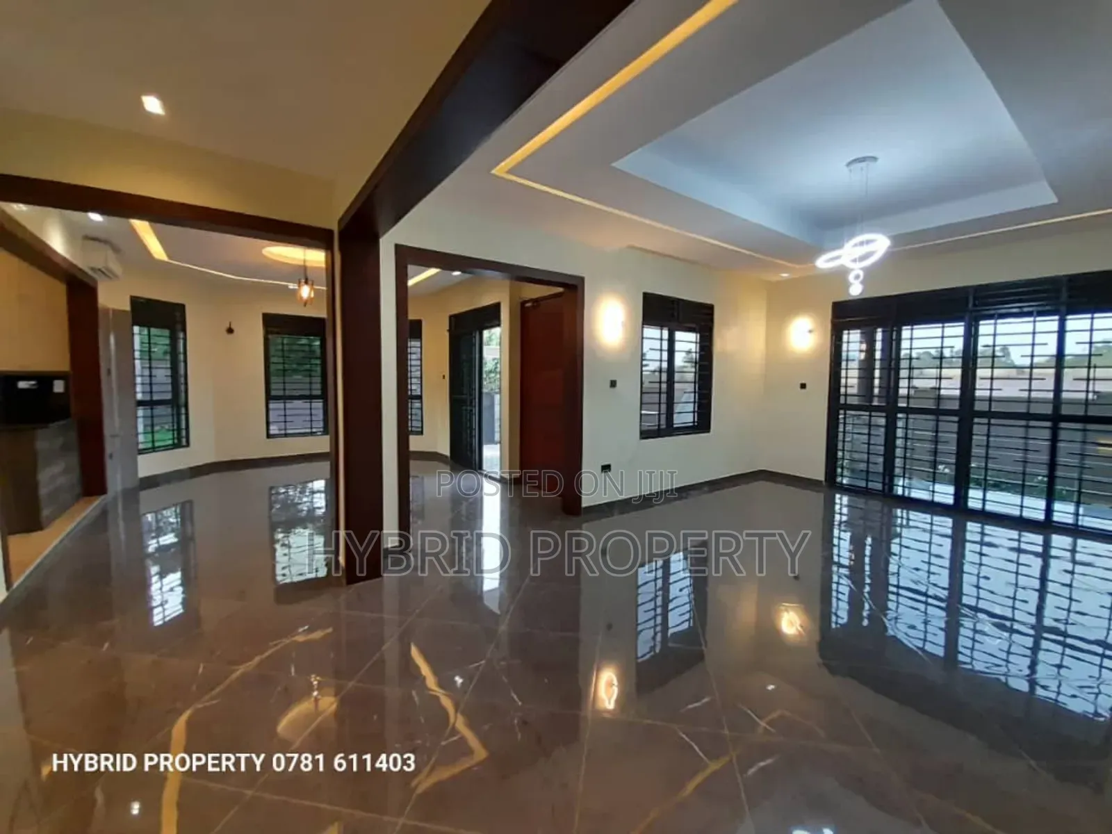5bdrm Penthouse in Wakiso Town Along for sale in Wakiso / Wakiso