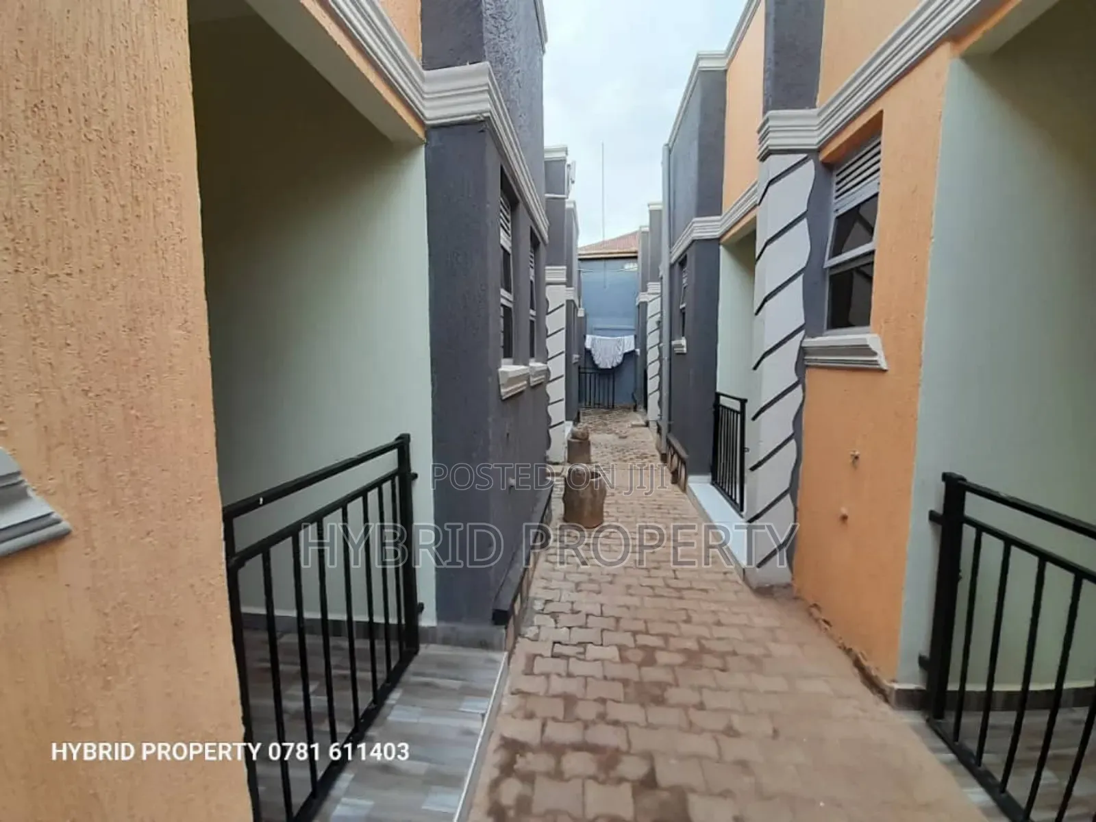9bdrm Apartment in Nansana Along Hoima for sale in Wakiso / Wakiso