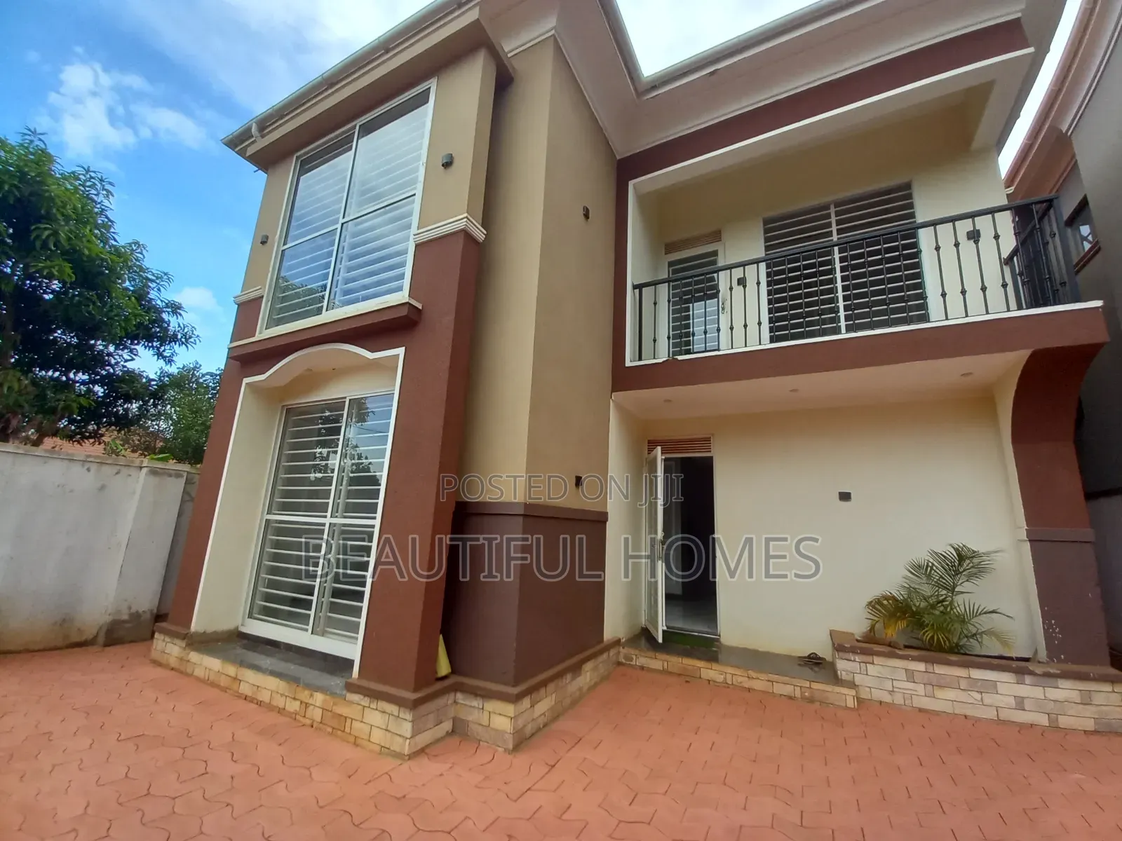 Furnished 4bdrm Duplex in Kira for sale in Kira