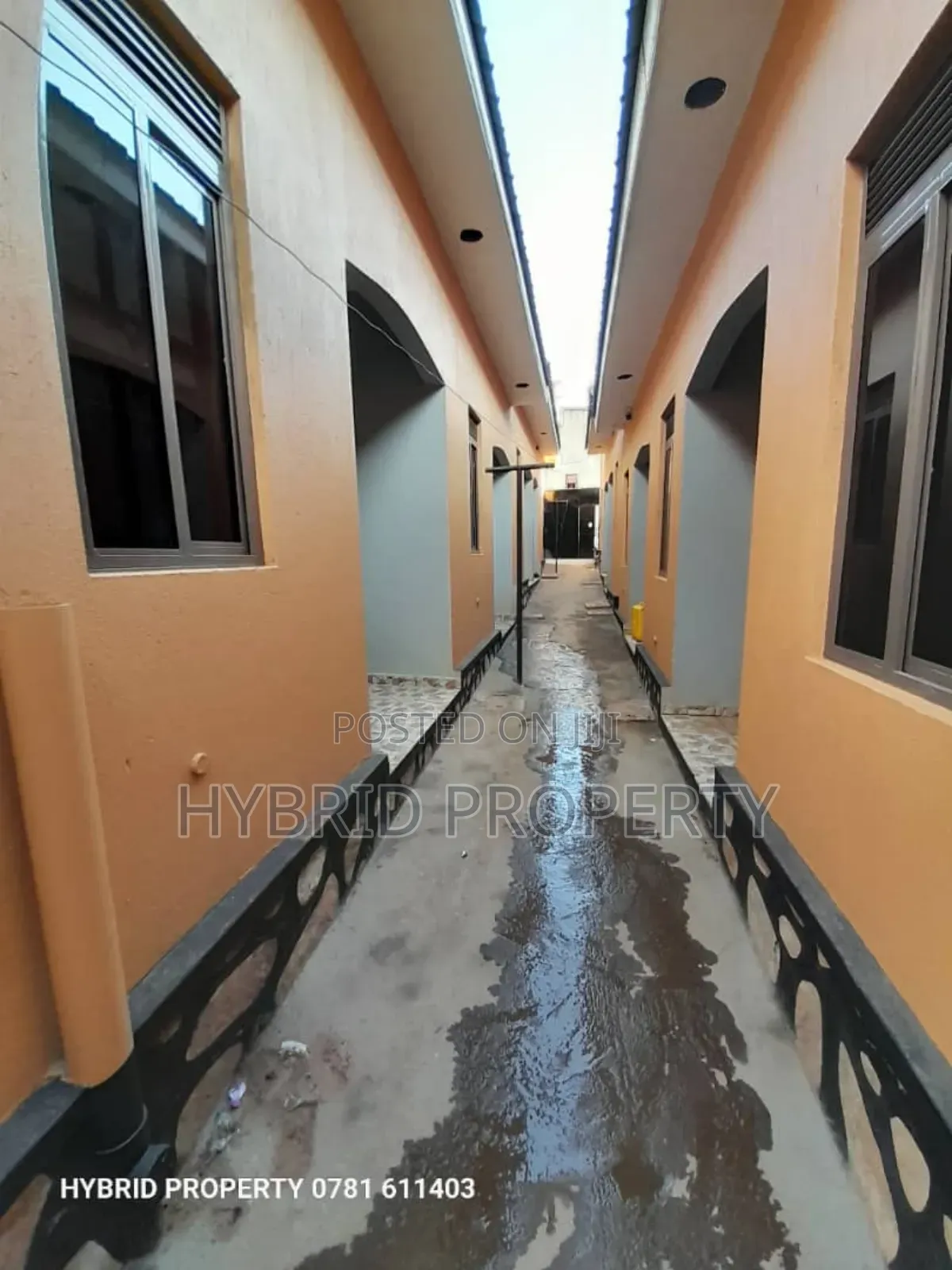 12bdrm Apartment in Nansana Along Hoima for sale in Wakiso / Wakiso