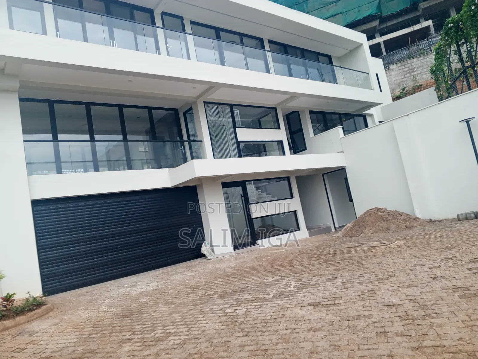 Furnished 4bdrm Townhouse / Terrace for rent in Central Division