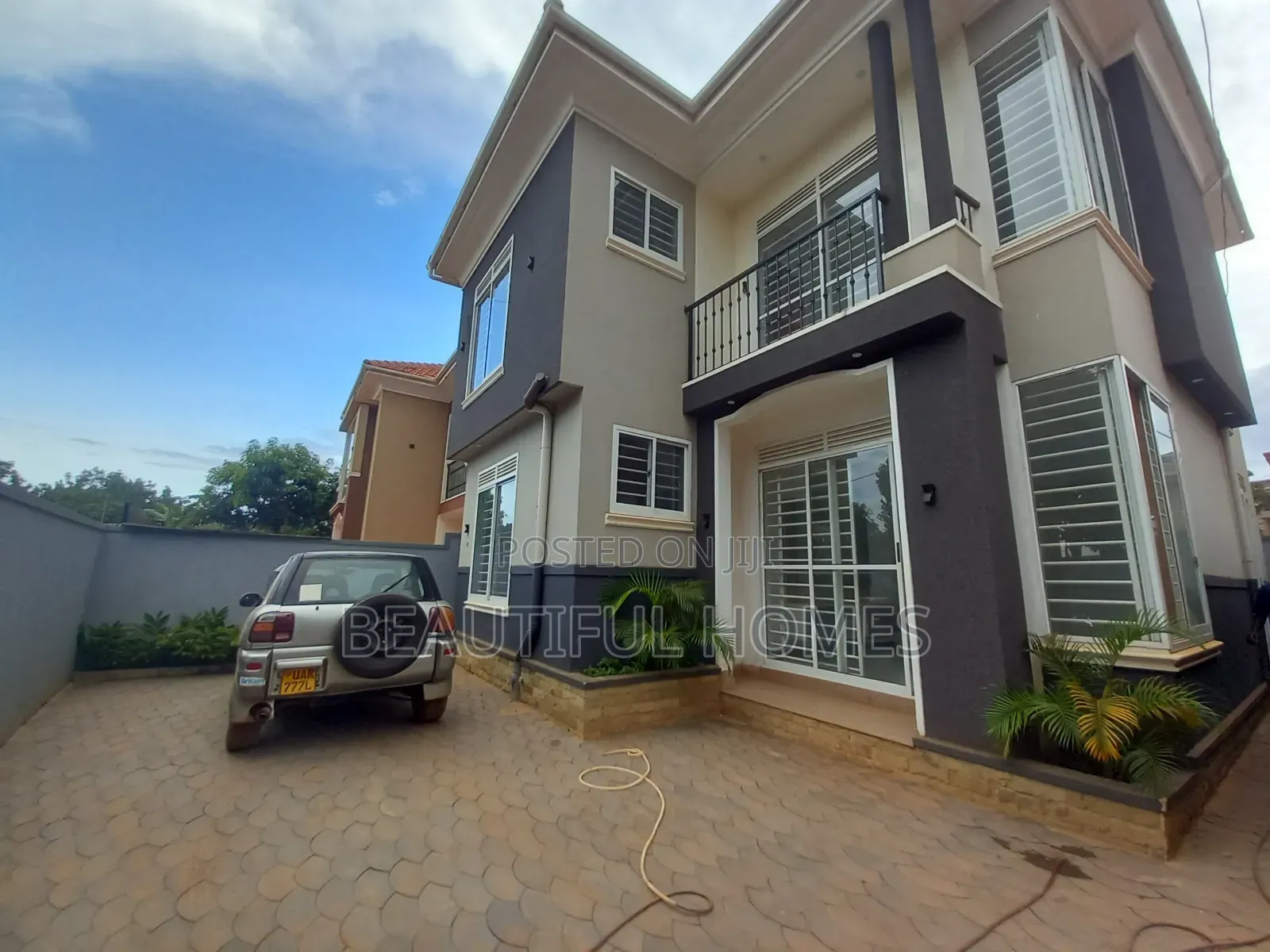 Furnished 4bdrm Duplex in Kira for sale in Kira