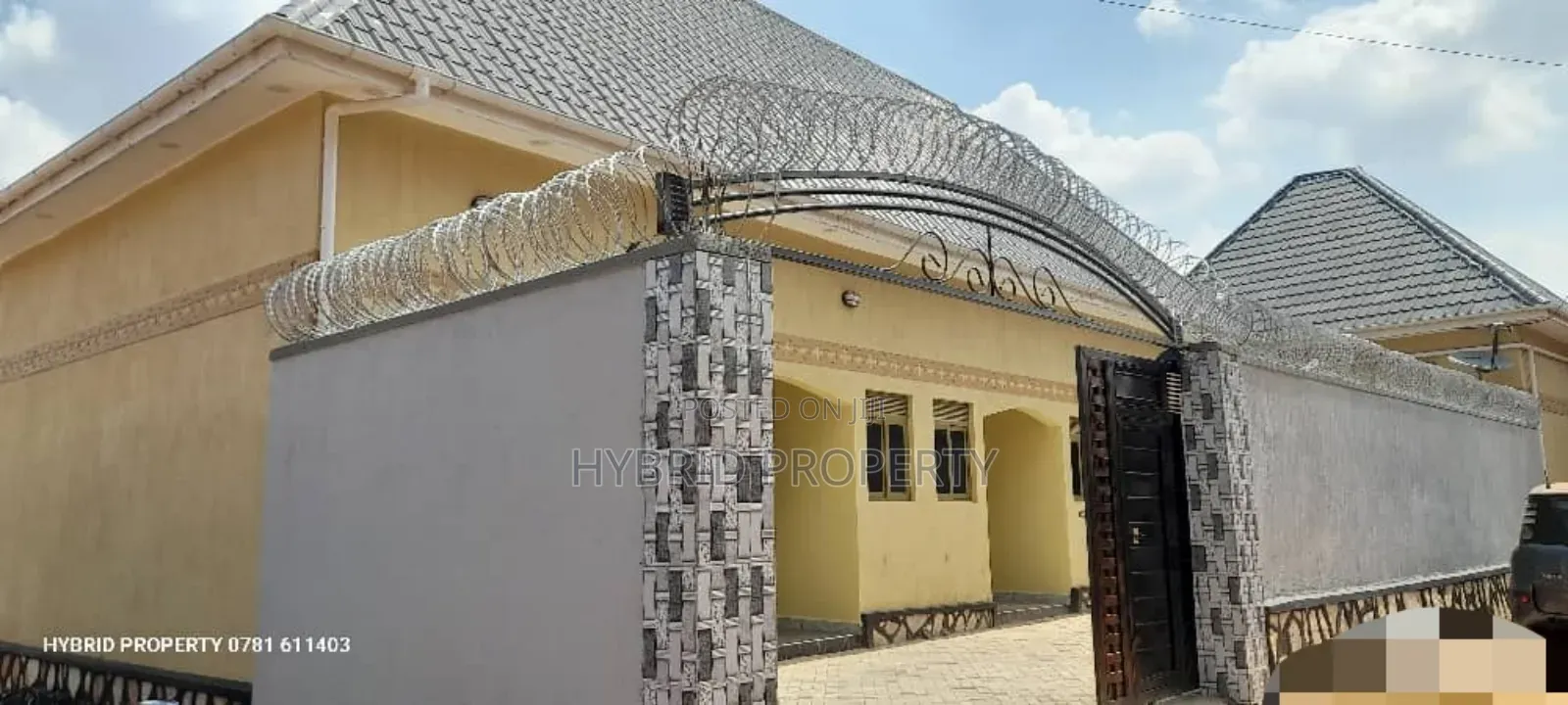8bdrm Apartment in Namungoona Along, Rubaga for sale in Rubaga