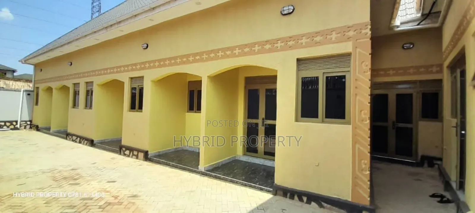 8bdrm Apartment in Namungoona Along, Rubaga for sale in Rubaga