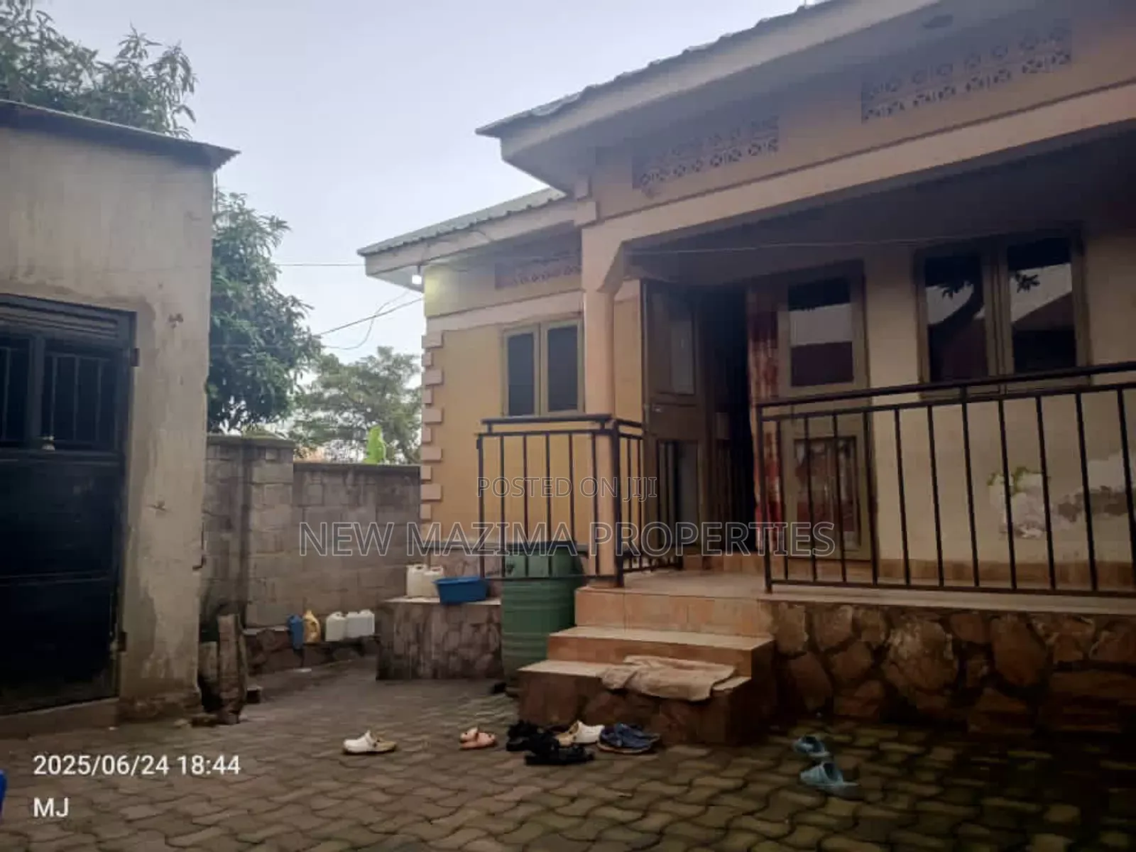 2bdrm House in Bulenga Town, Central Division for sale in Central Division