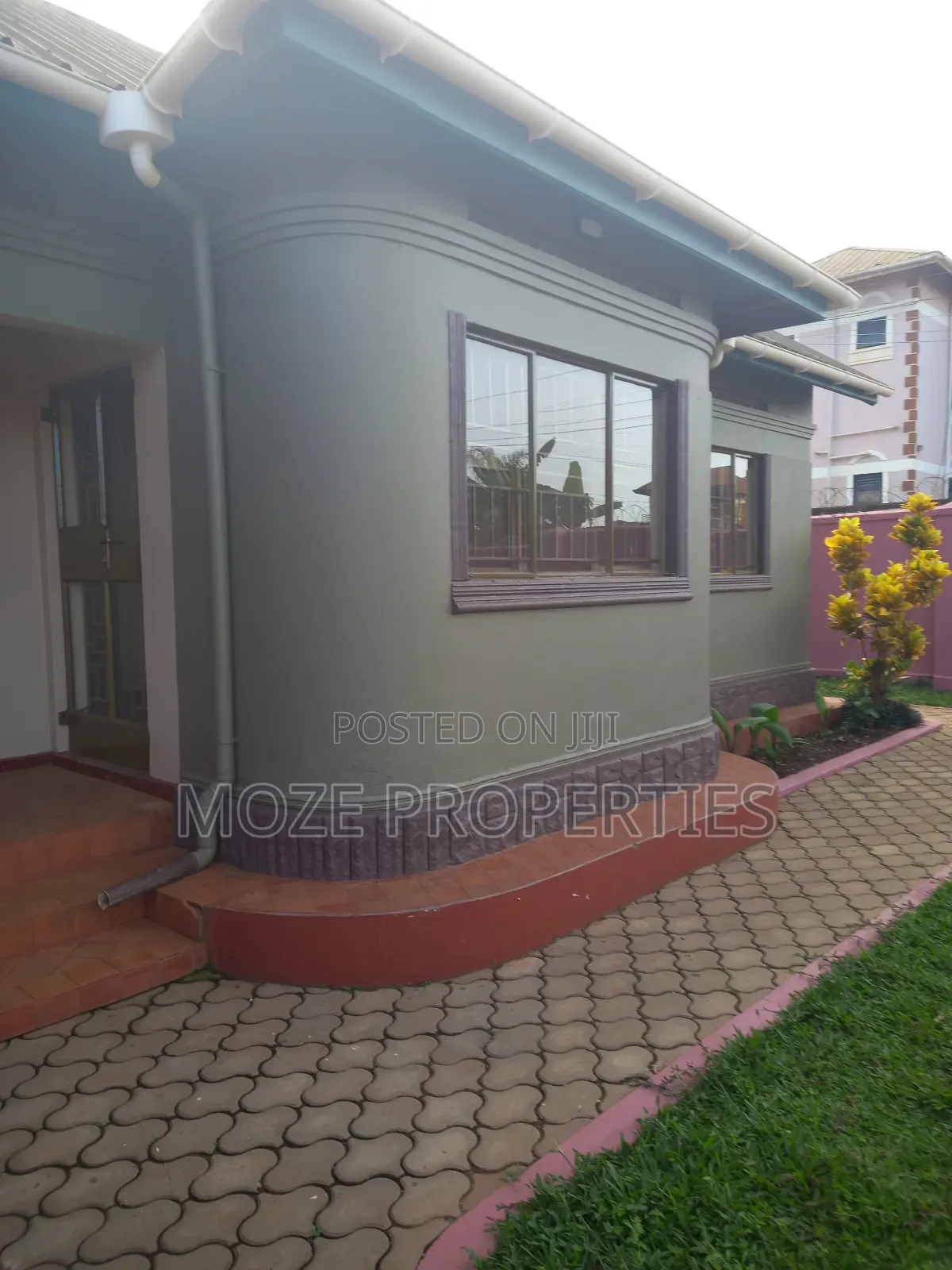 3bdrm Bungalow in Kyaliwajala, Central Division for rent in Central Division