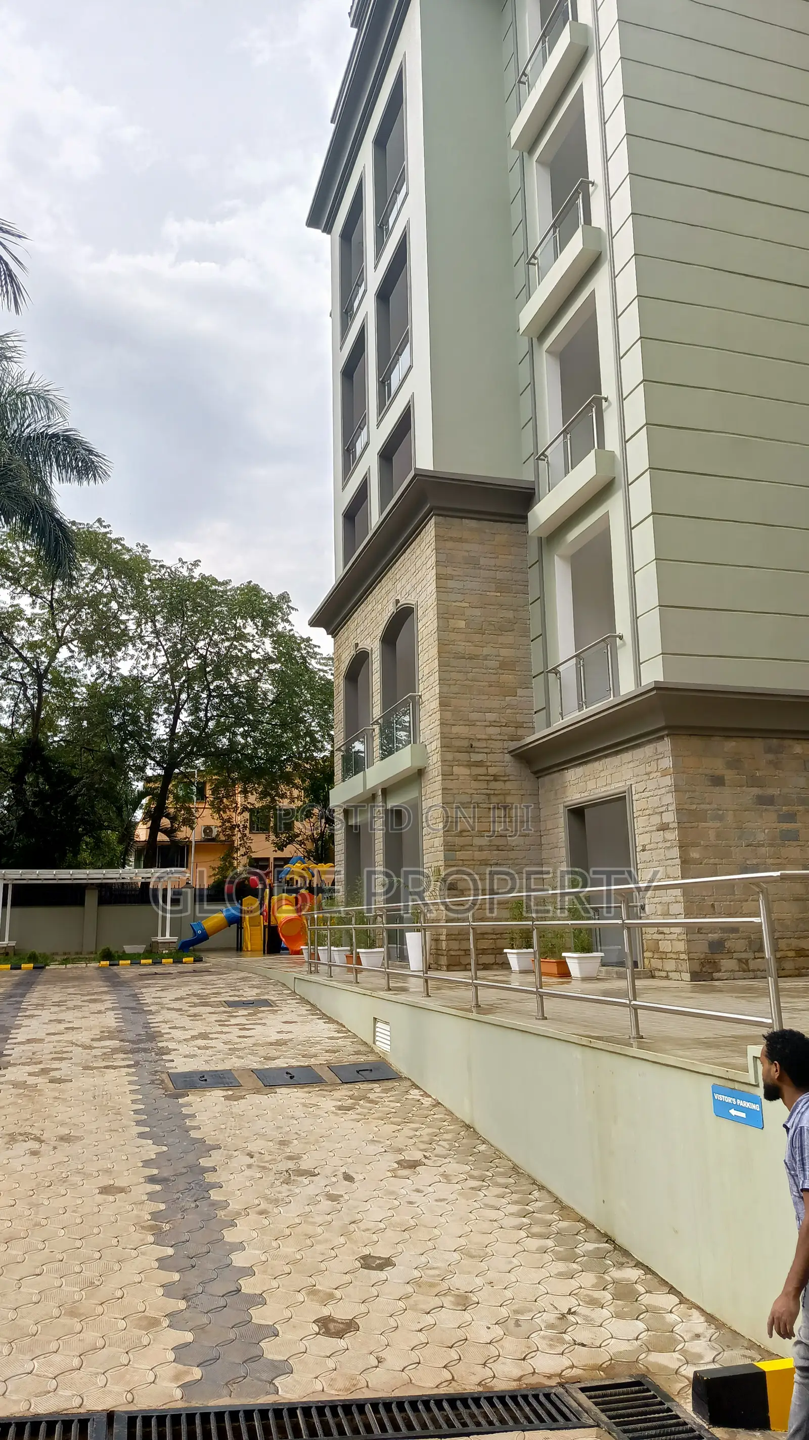 3bdrm Apartment in Kololo, Central Division for sale in Central Division