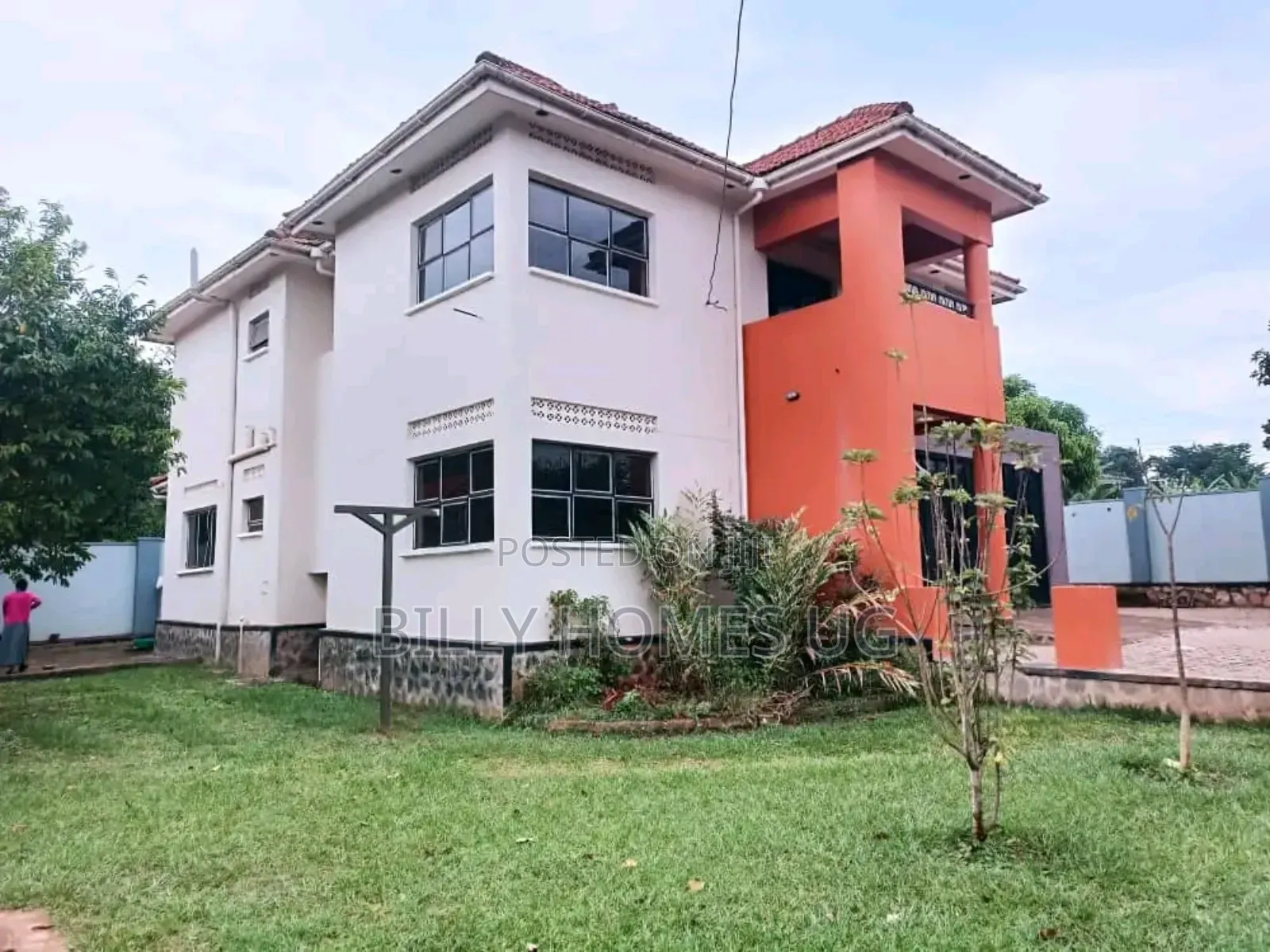 5bdrm Mansion in Kira for sale in Kira