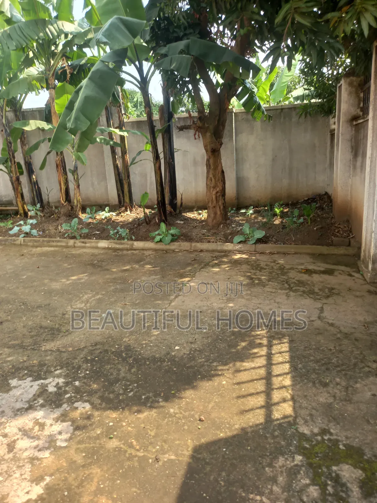 Furnished 3bdrm House in Kira Nsasa for sale in Kira