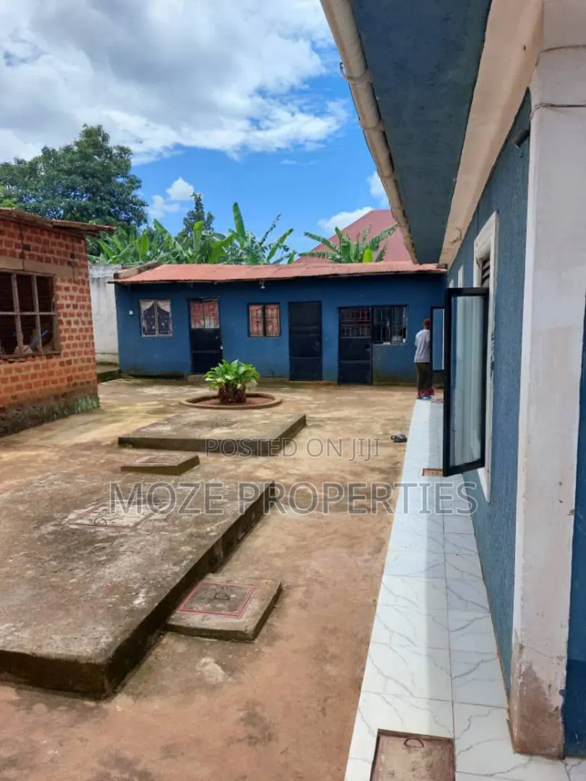 3bdrm Bungalow in Mukono Wantoni, Central Division for sale in Central Division
