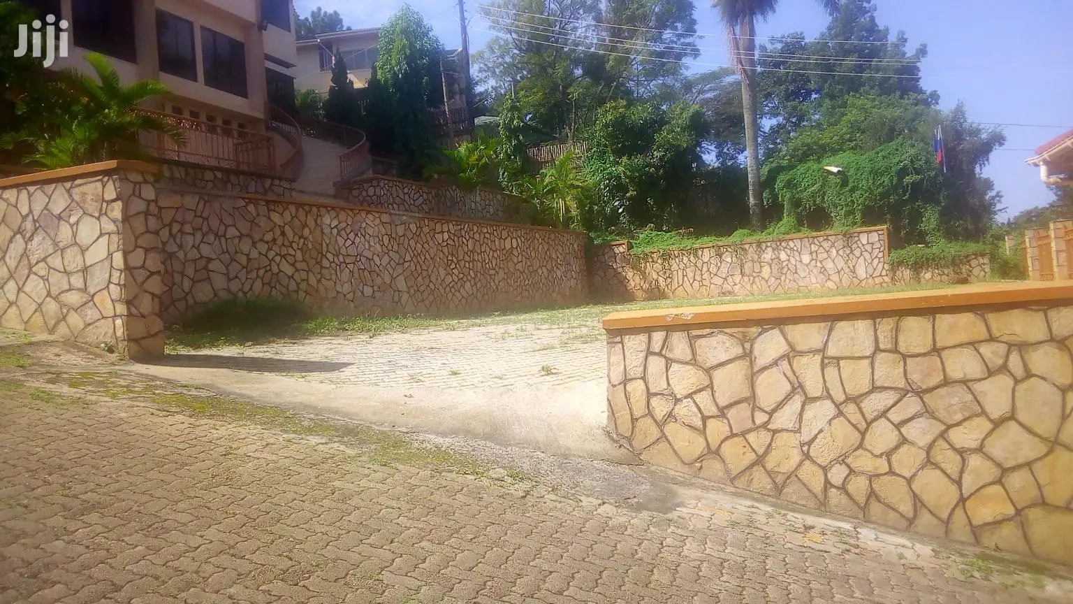 Office Block In Kololo For Sale in Kampala