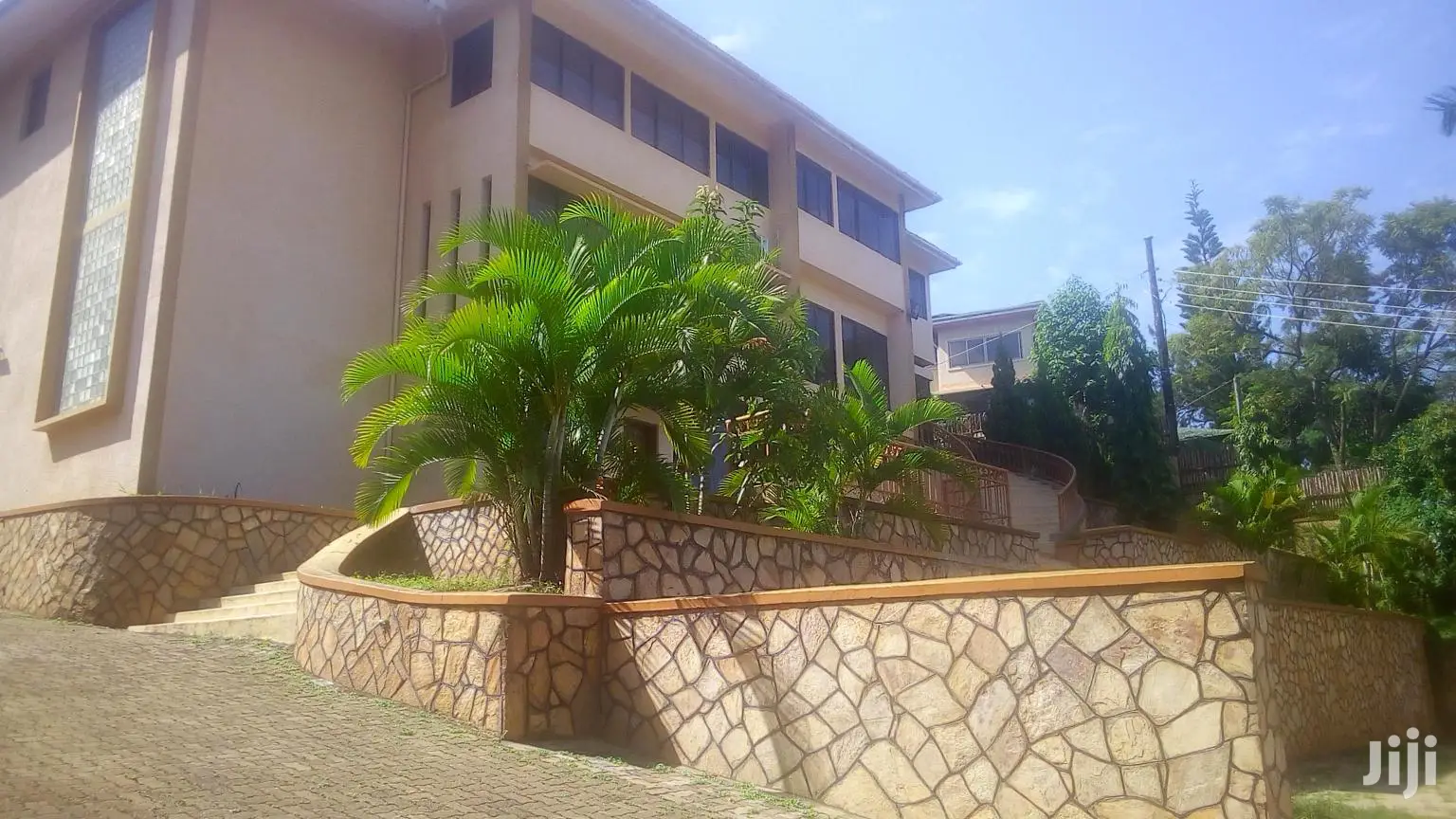 Office Block In Kololo For Sale in Kampala