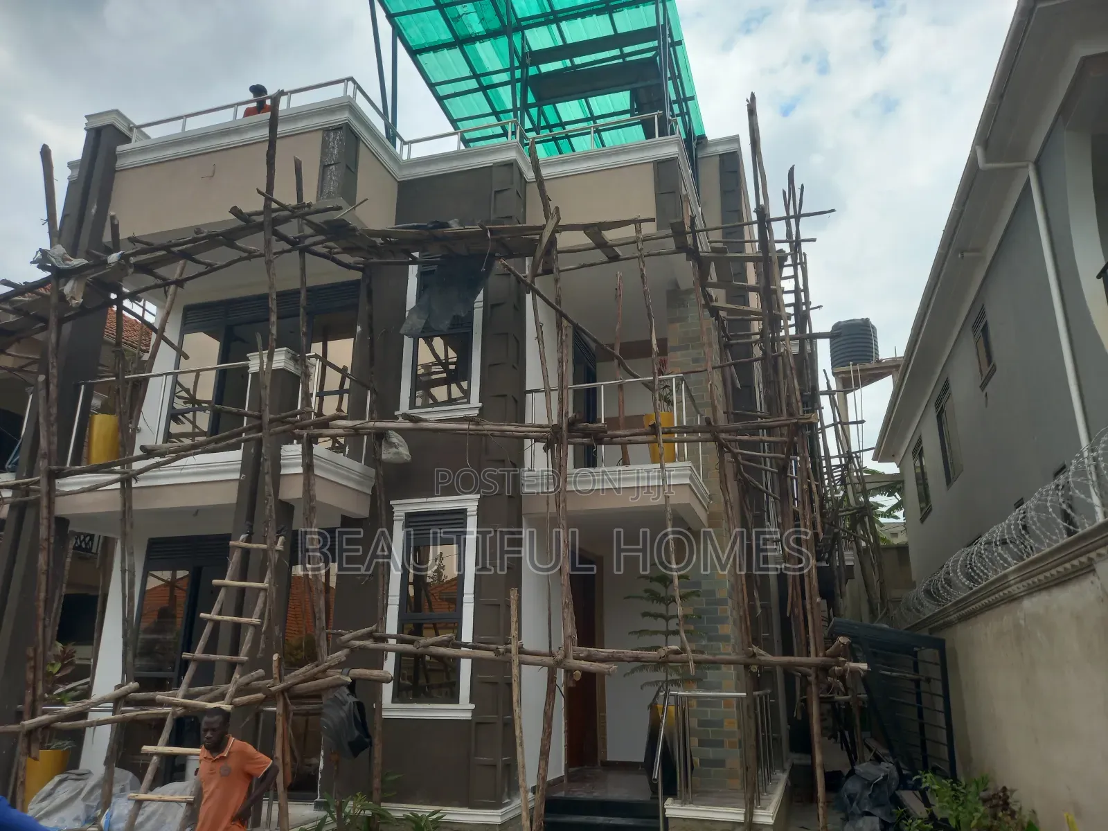 Furnished 5bdrm Mansion in Kira for sale in Kira