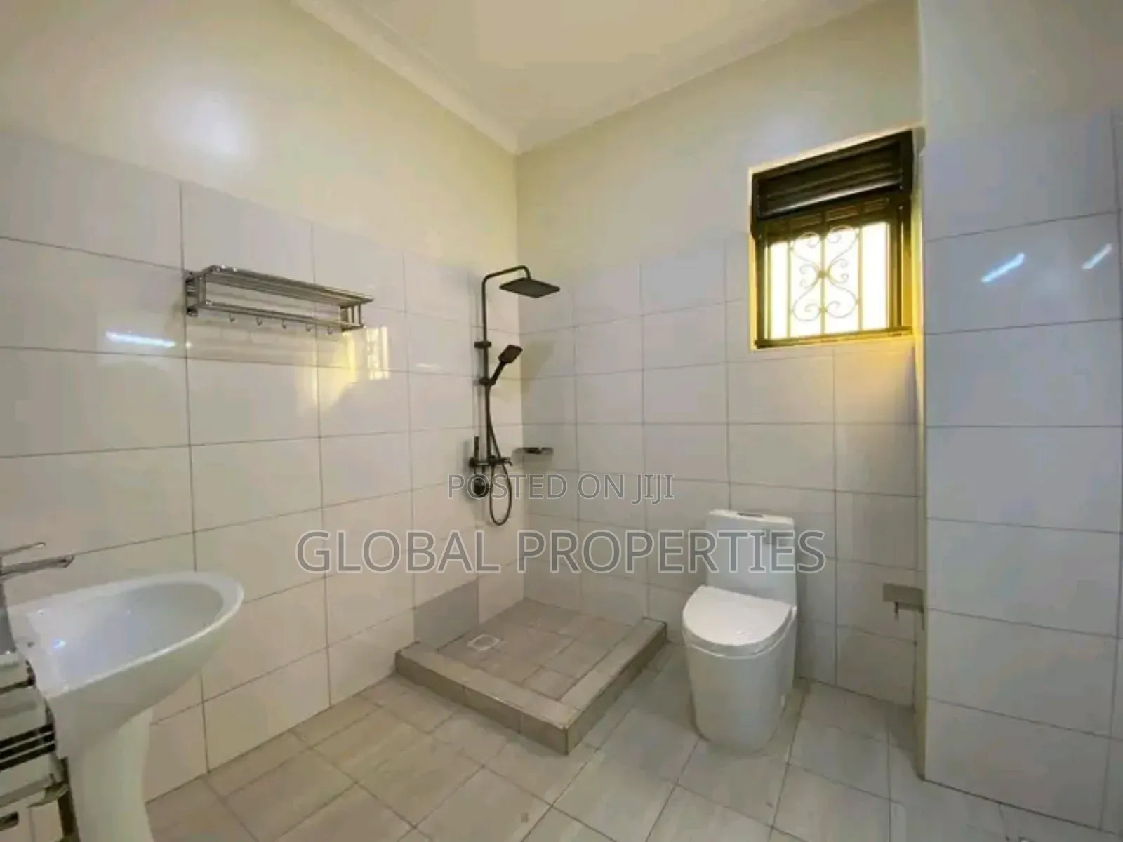 4bdrm Duplex in Najjera Buwate Rd, Central Division for rent in Central Division