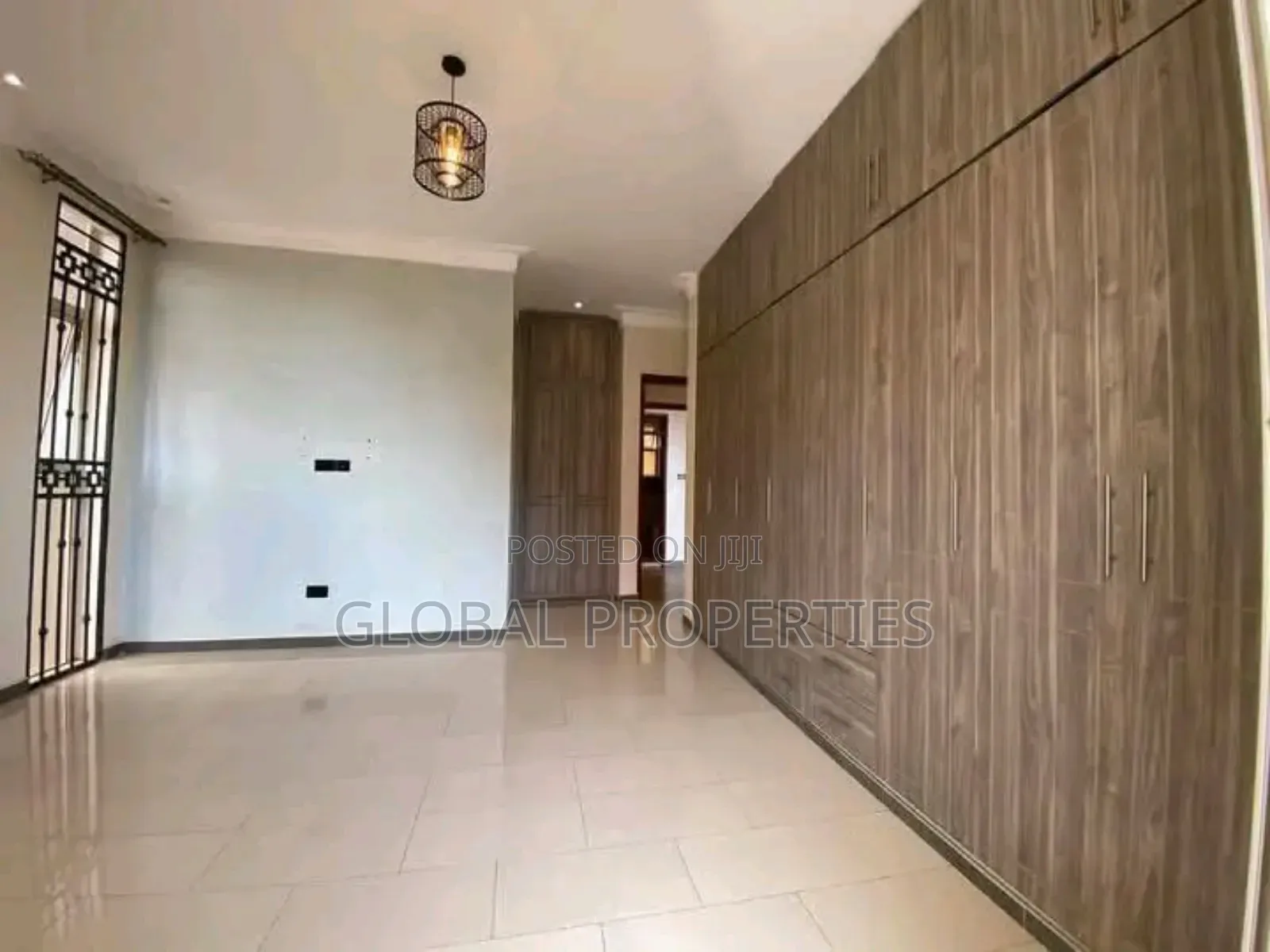 3bdrm Apartment in Mbalwa, Central Division for rent in Central Division