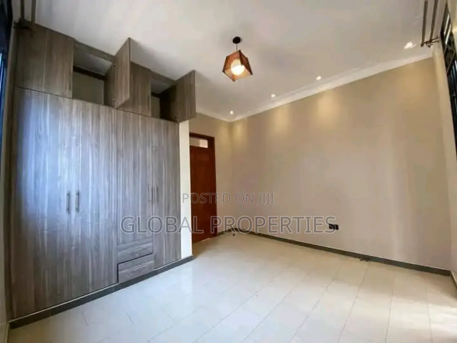 3bdrm Apartment in Mbalwa, Central Division for rent in Central Division
