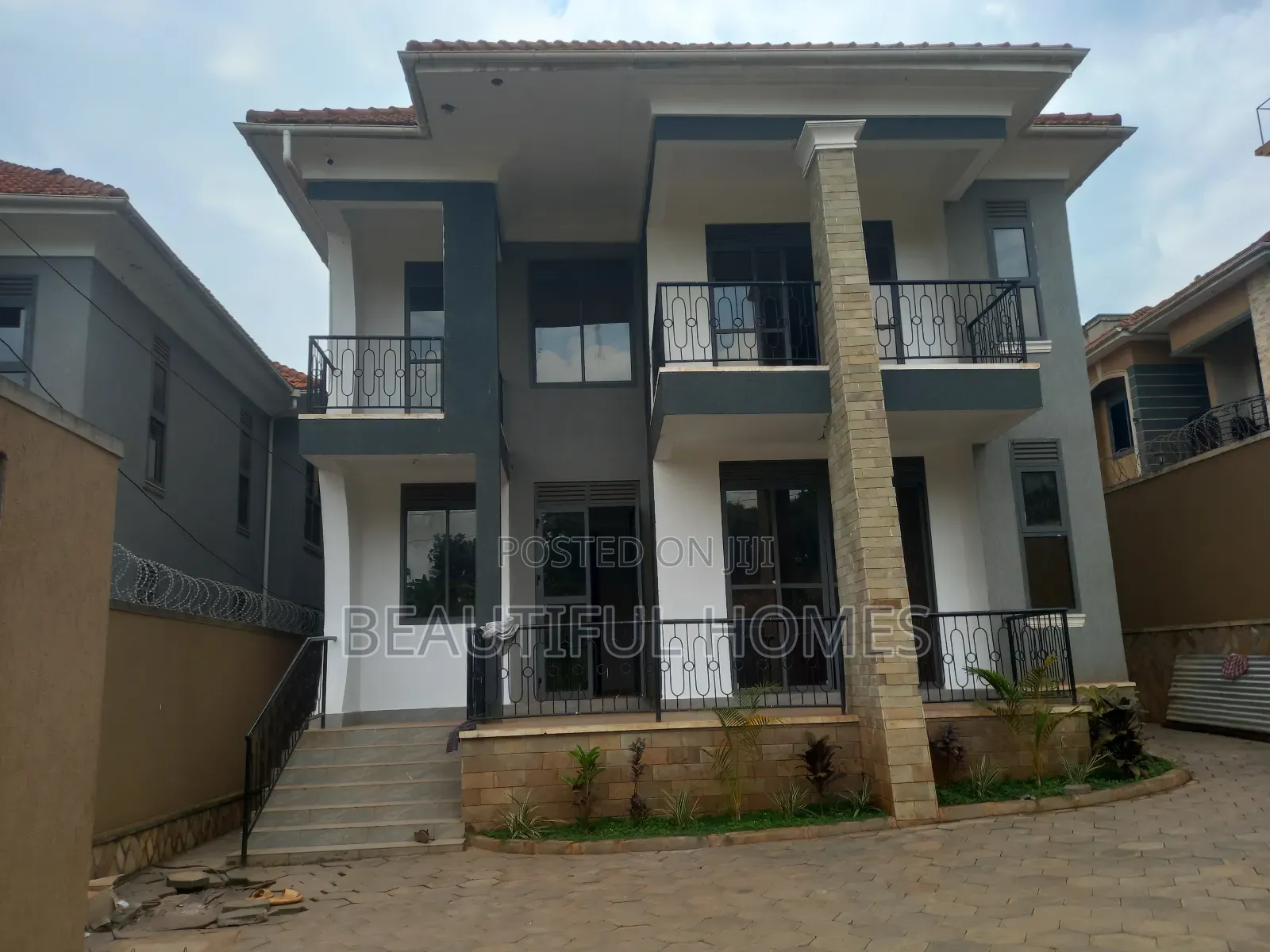 Furnished 4bdrm Duplex in Kira for sale in Kira