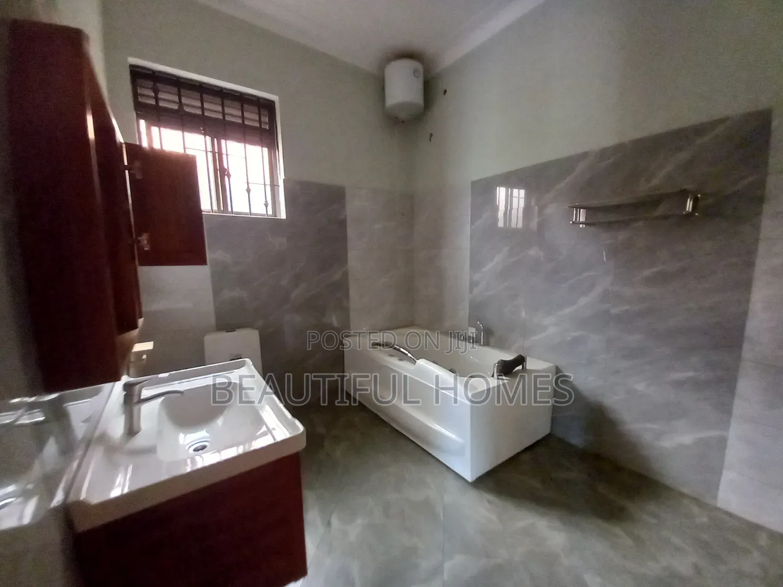 Furnished 4bdrm Duplex in Kira for sale in Kira