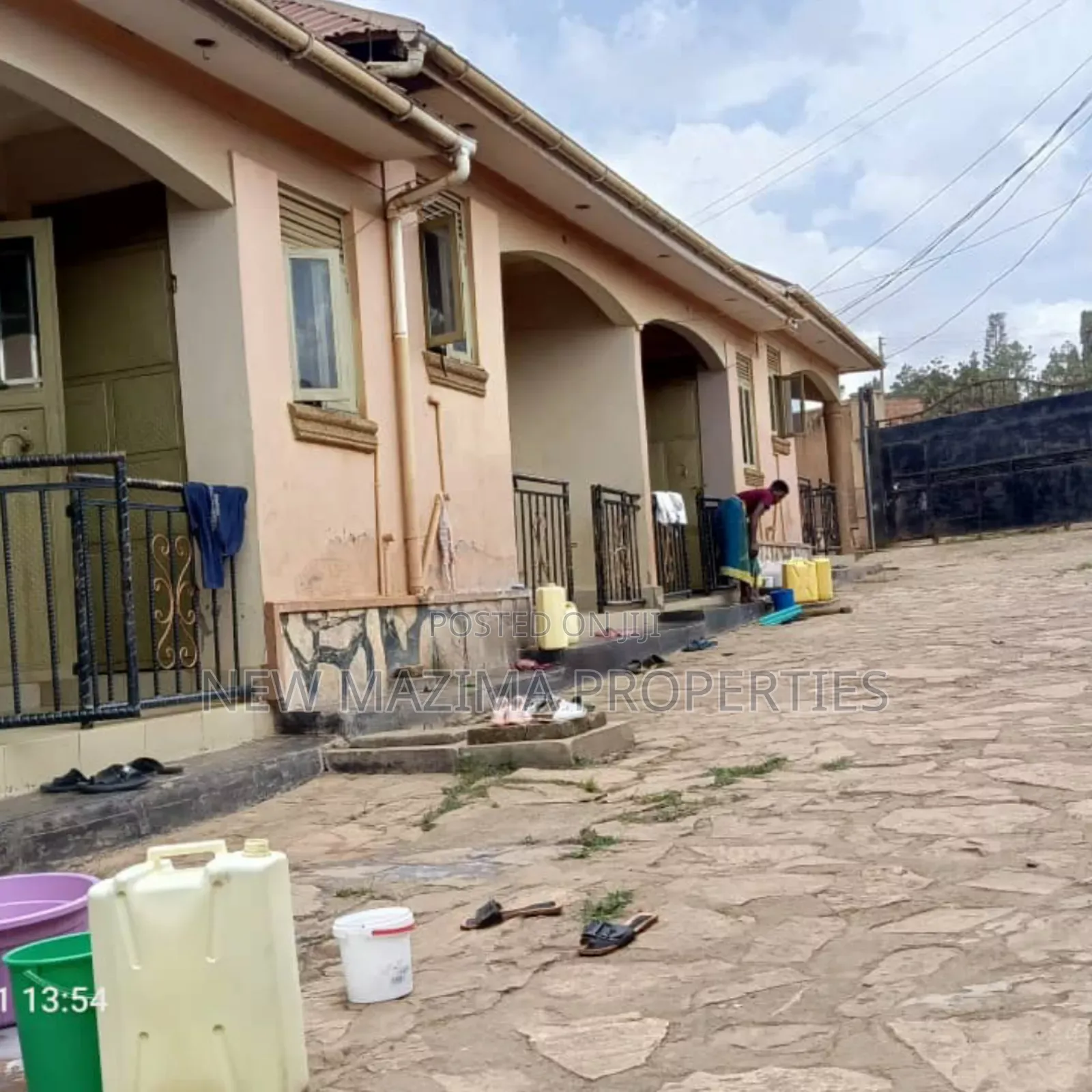 6bdrm House in Bulenga Town, Central Division for sale in Central Division