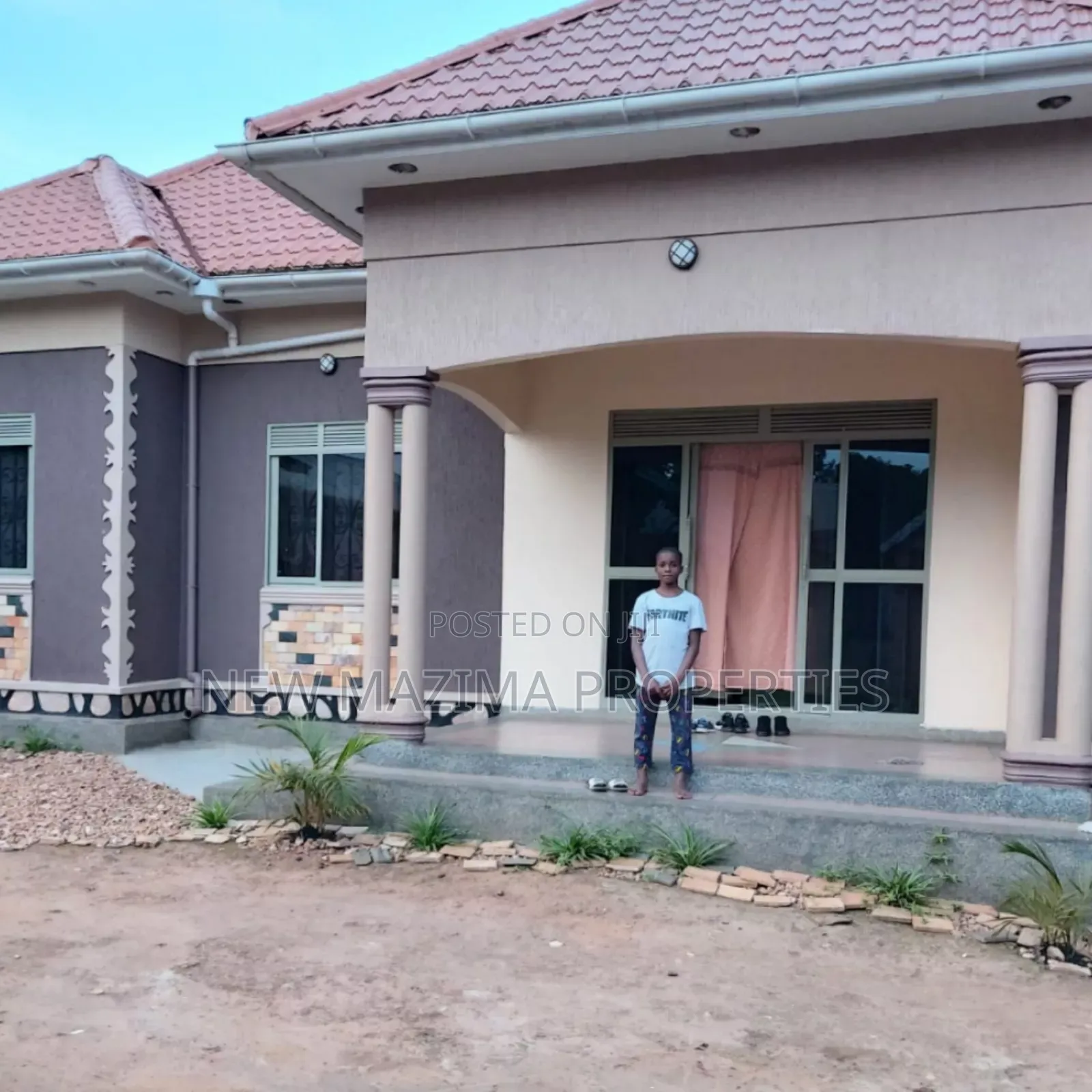 3bdrm Bungalow in Kawempe Kawanda, Central Division for sale in Central Division