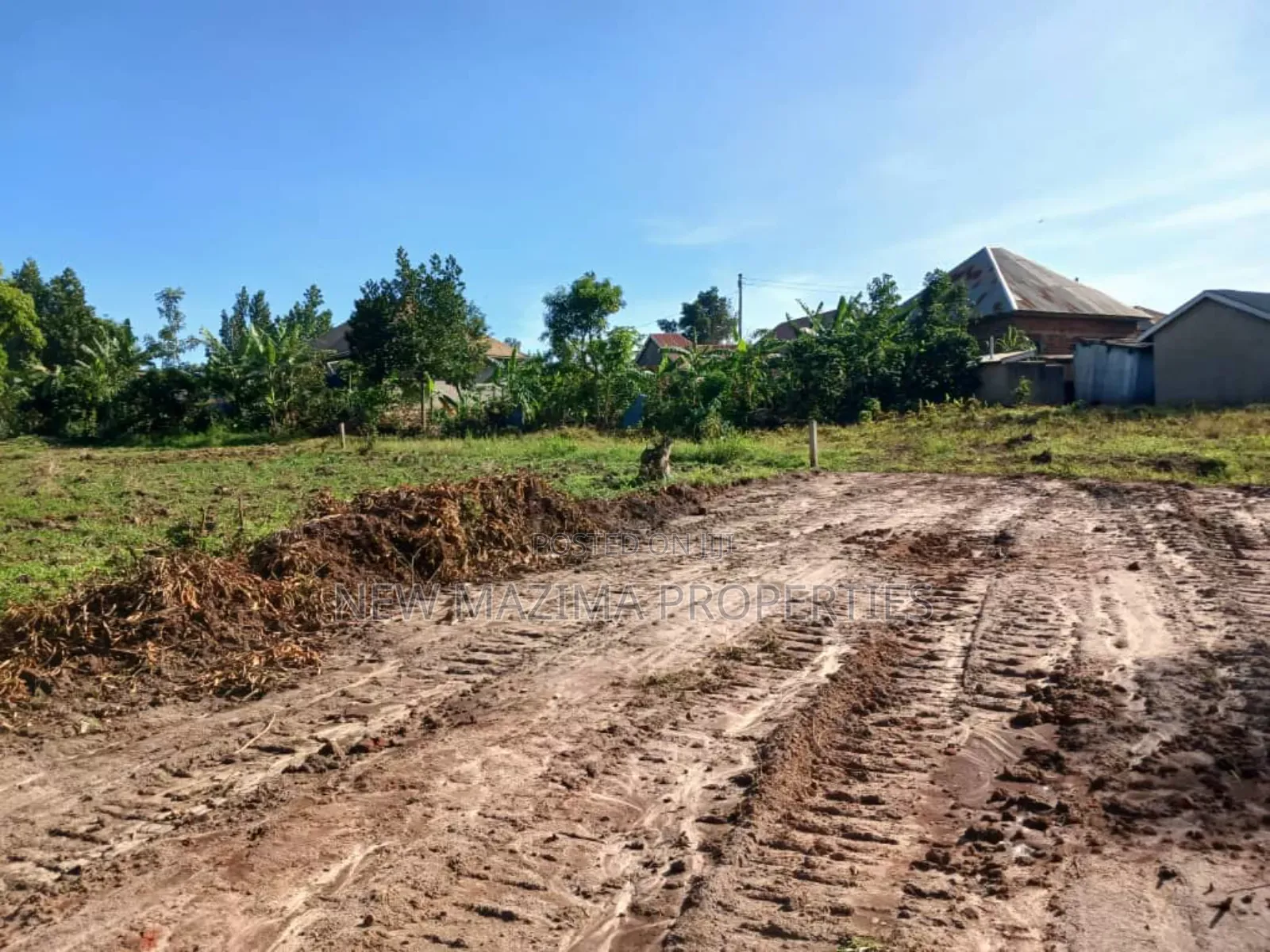 Beautiful Plots Gd Prices Quicksale Heart of Kyengera Nsangi in Central Division
