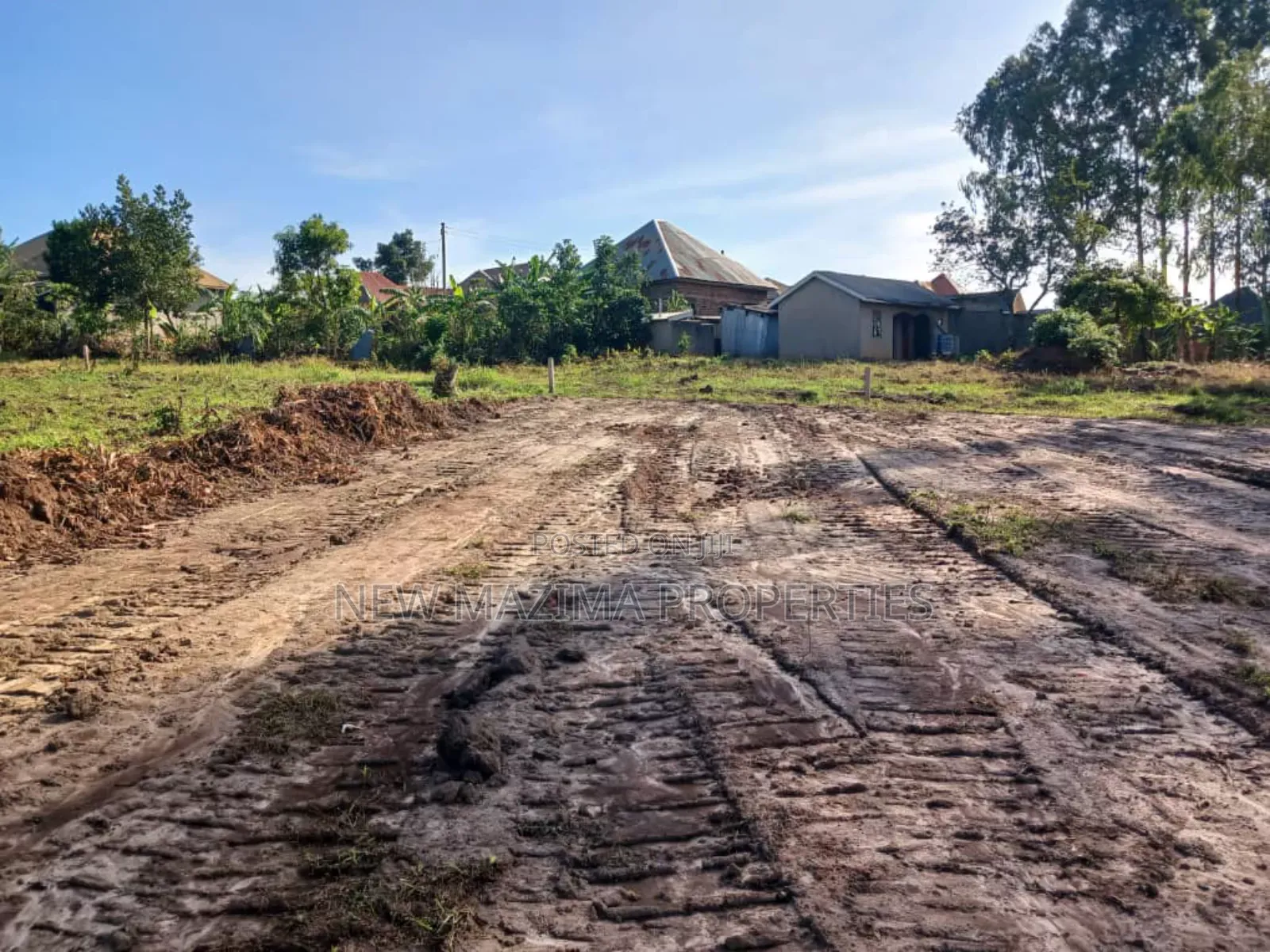 Beautiful Plots Gd Prices Quicksale Heart of Kyengera Nsangi in Central Division
